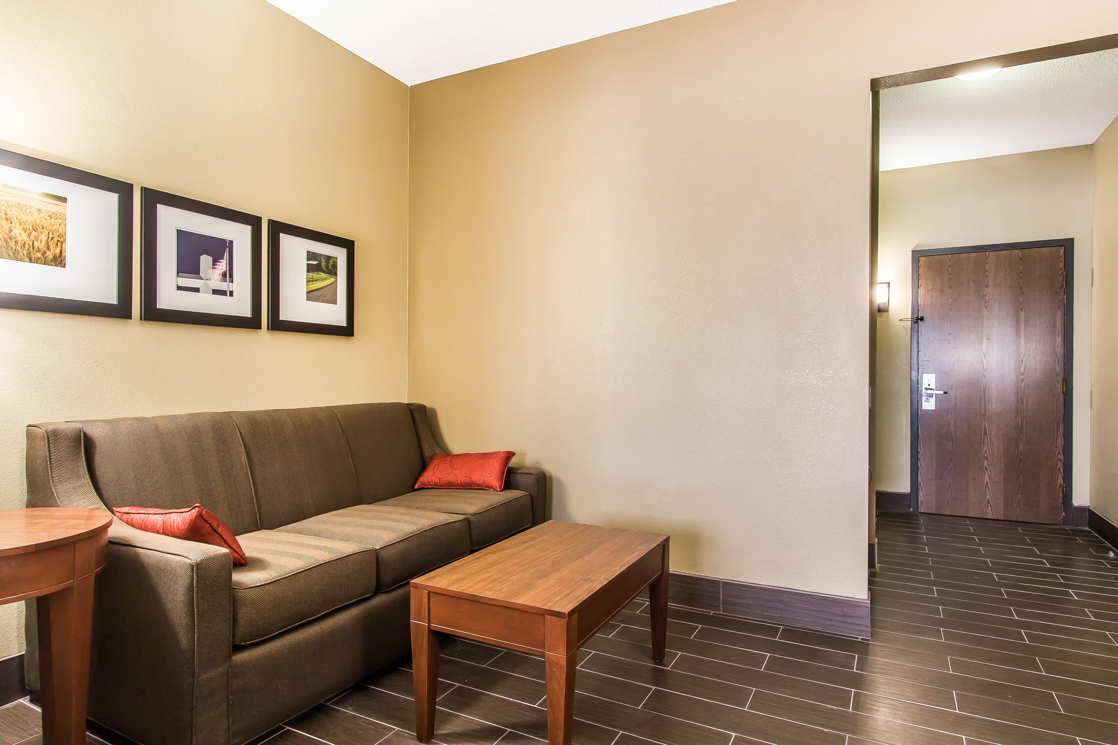 Comfort Suites Effingham Central — 5