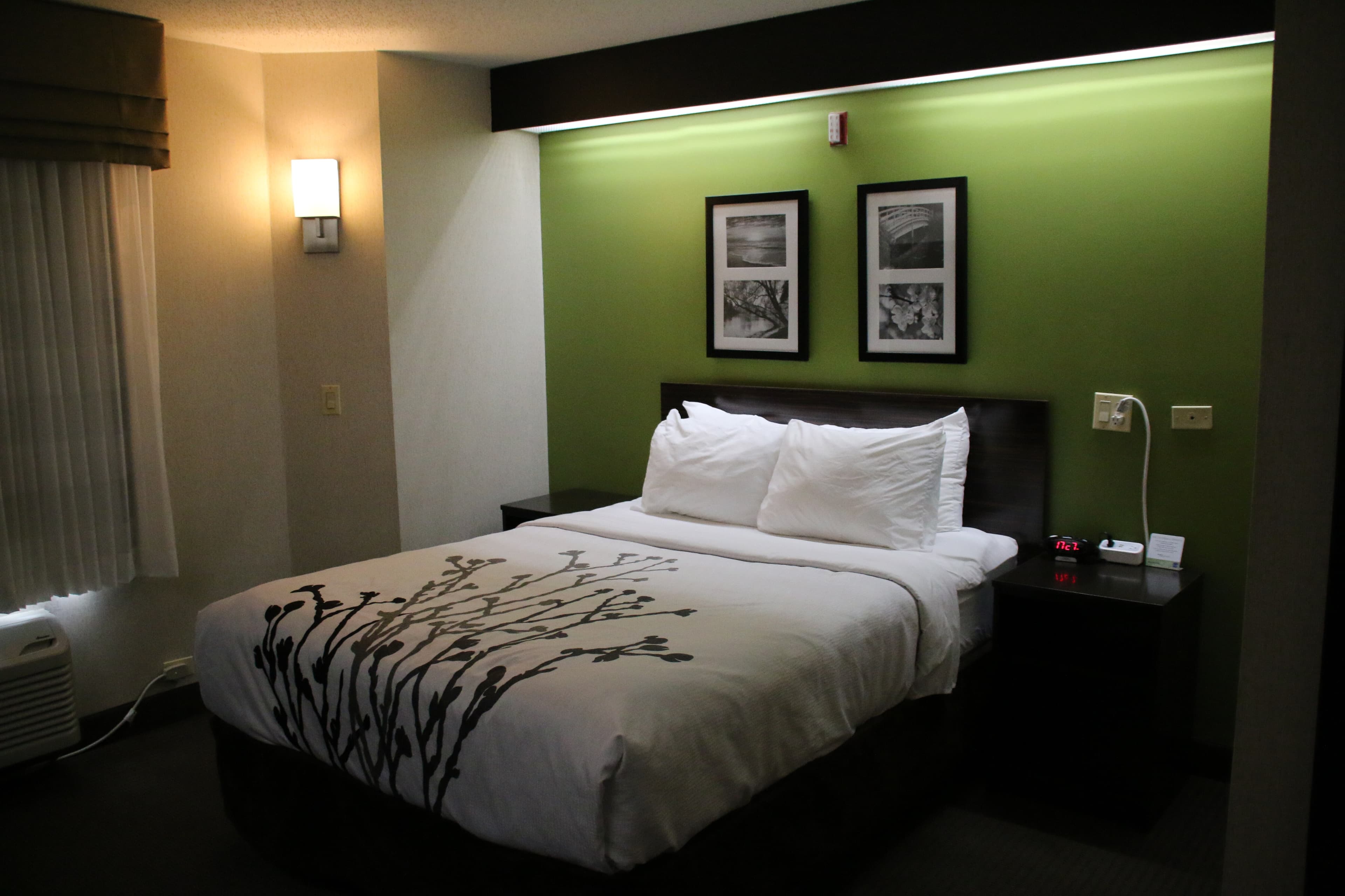 Sleep Inn near Great Lakes Naval Base - Image 2