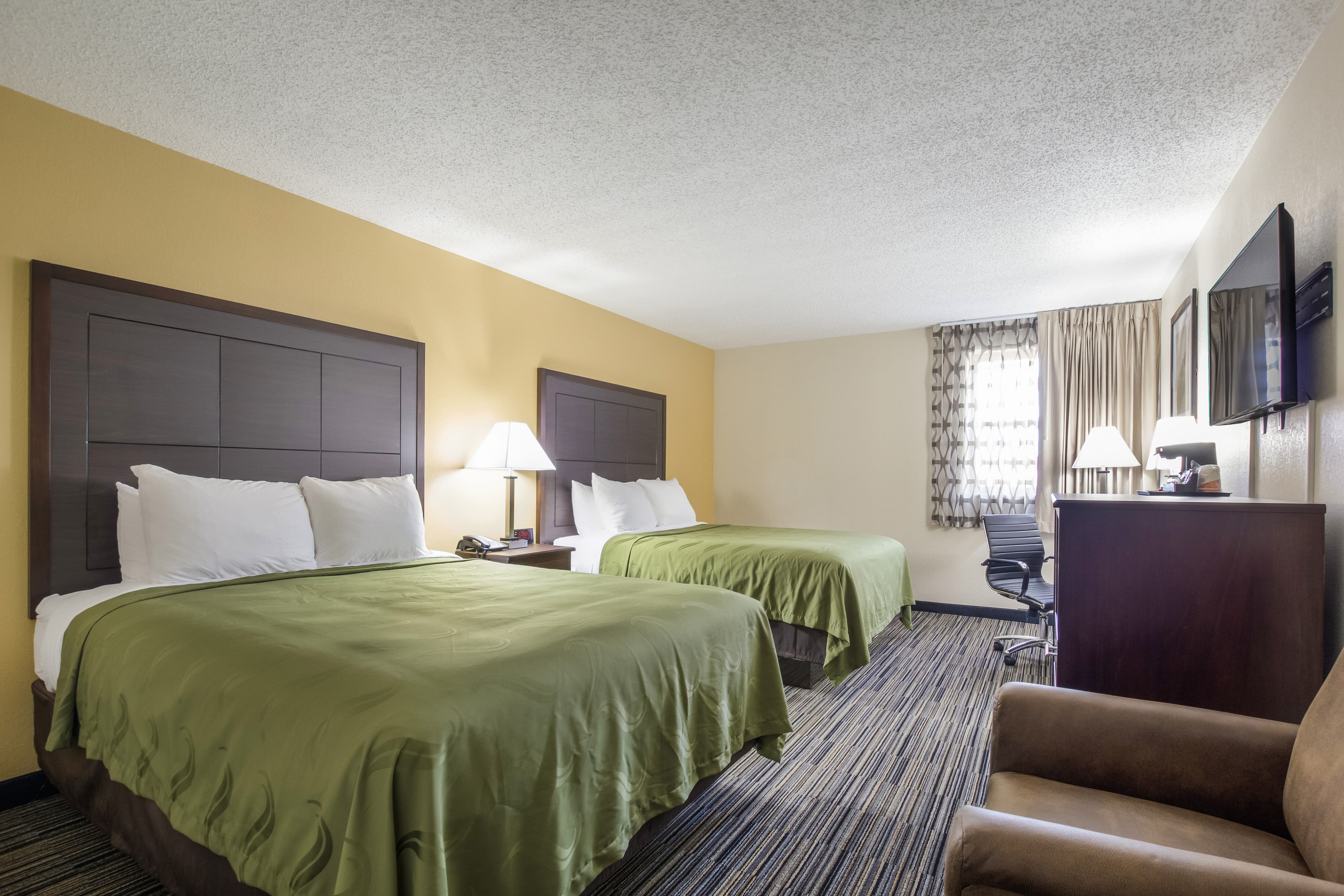 Quality Inn Grayville — 11