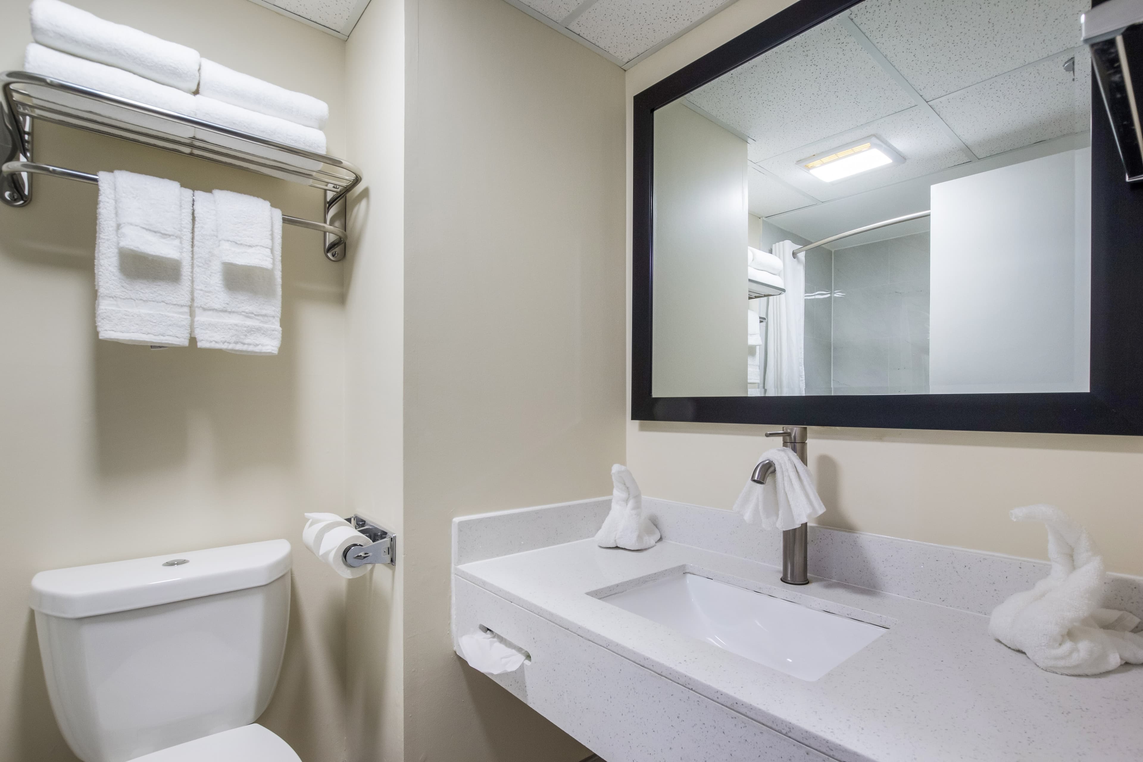 Quality Inn Grayville — 8