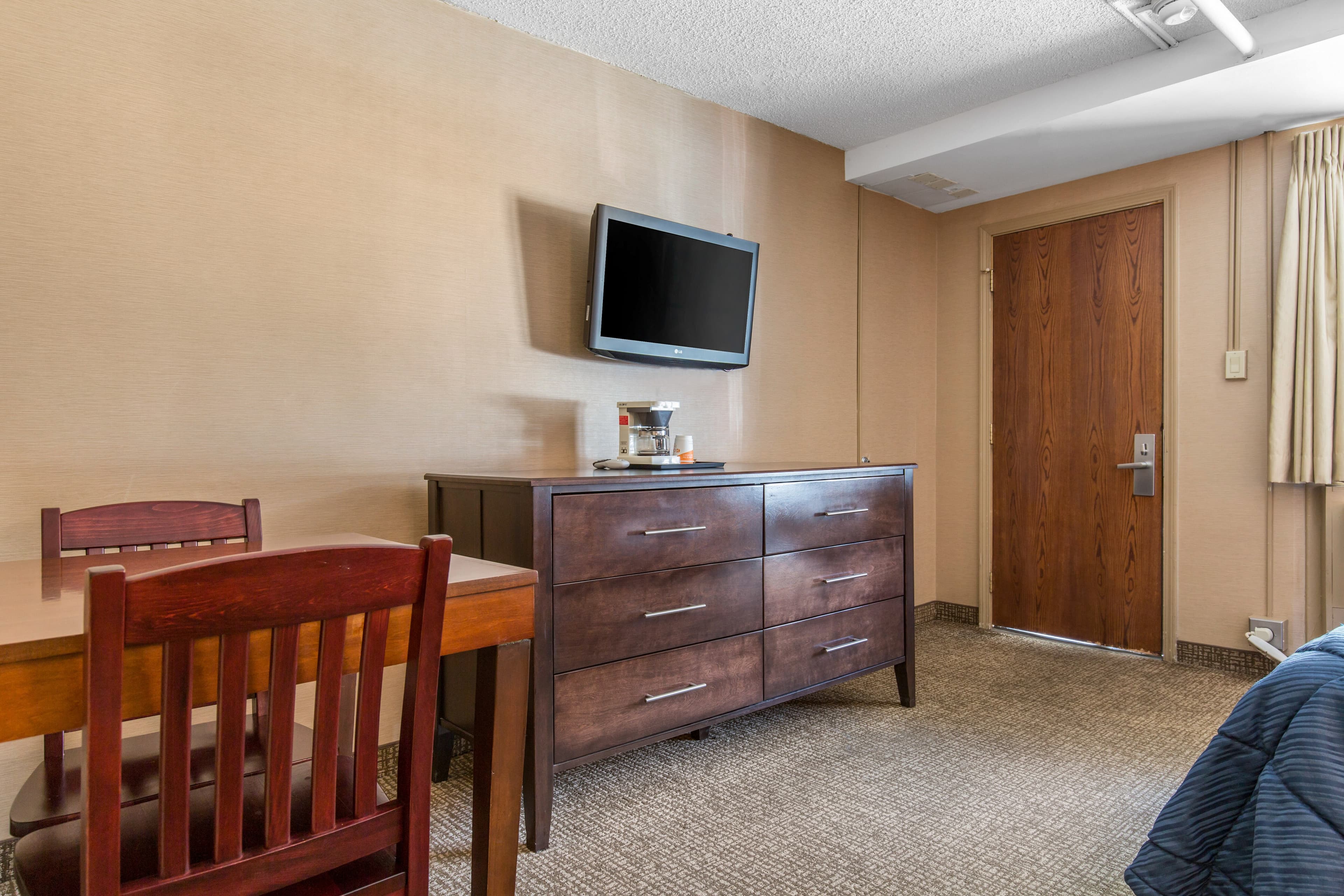 Rodeway Inn Chicago North Shore - Lincolnwood — 11