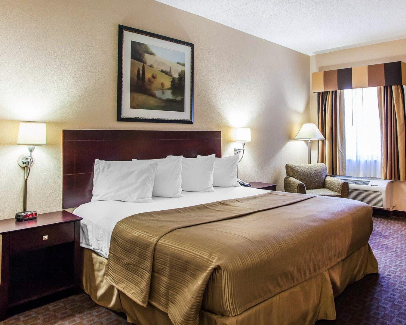 Quality Inn & Suites Peoria North — 8