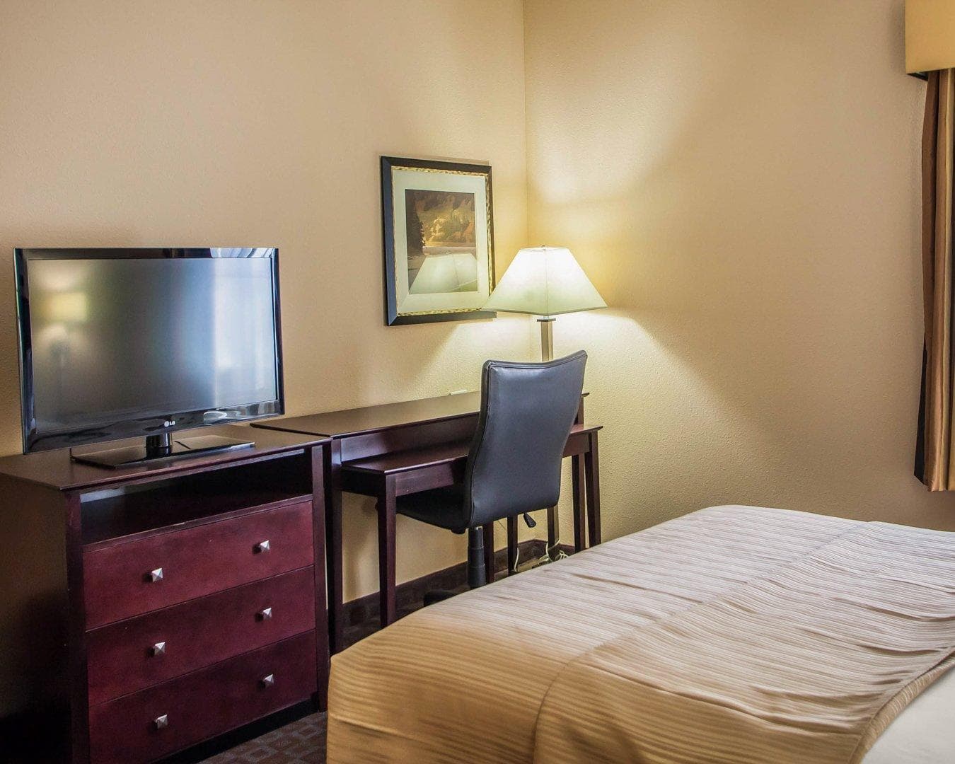 Quality Inn & Suites Peoria North - Image 3