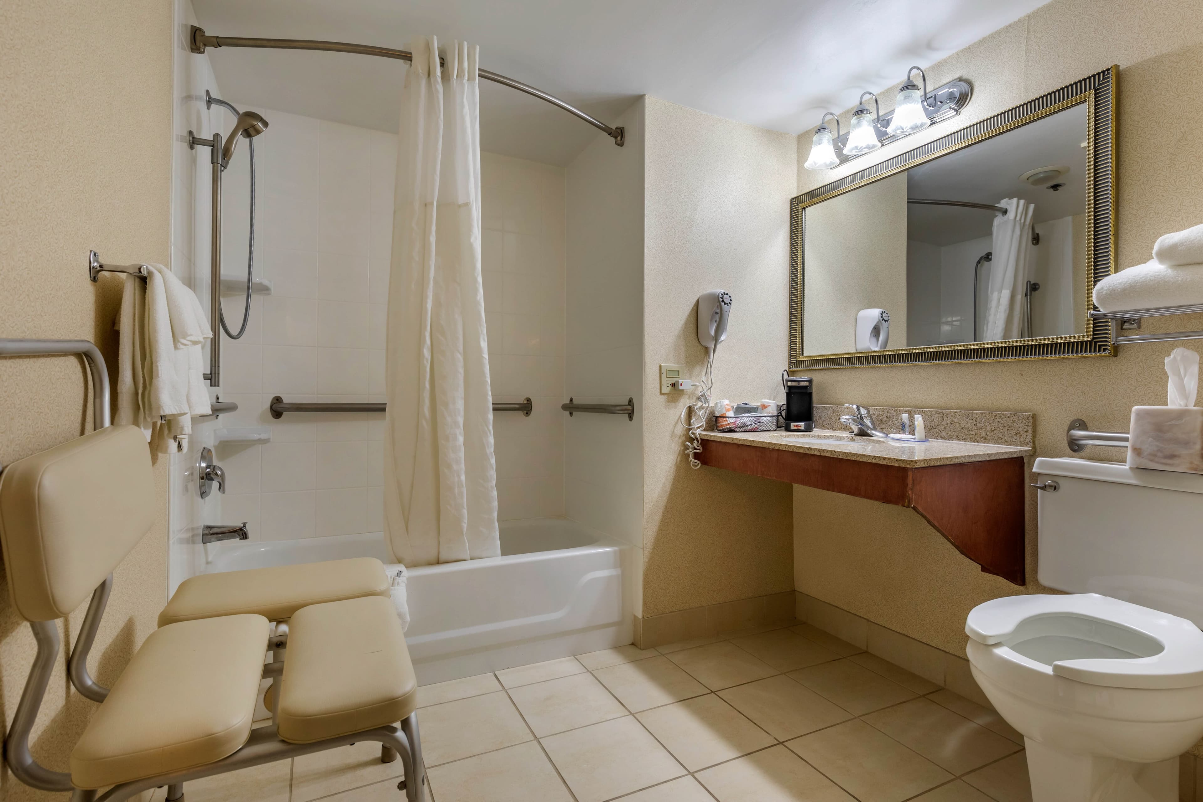 Suburban Studios Arlington Heights - Elk Grove — 6