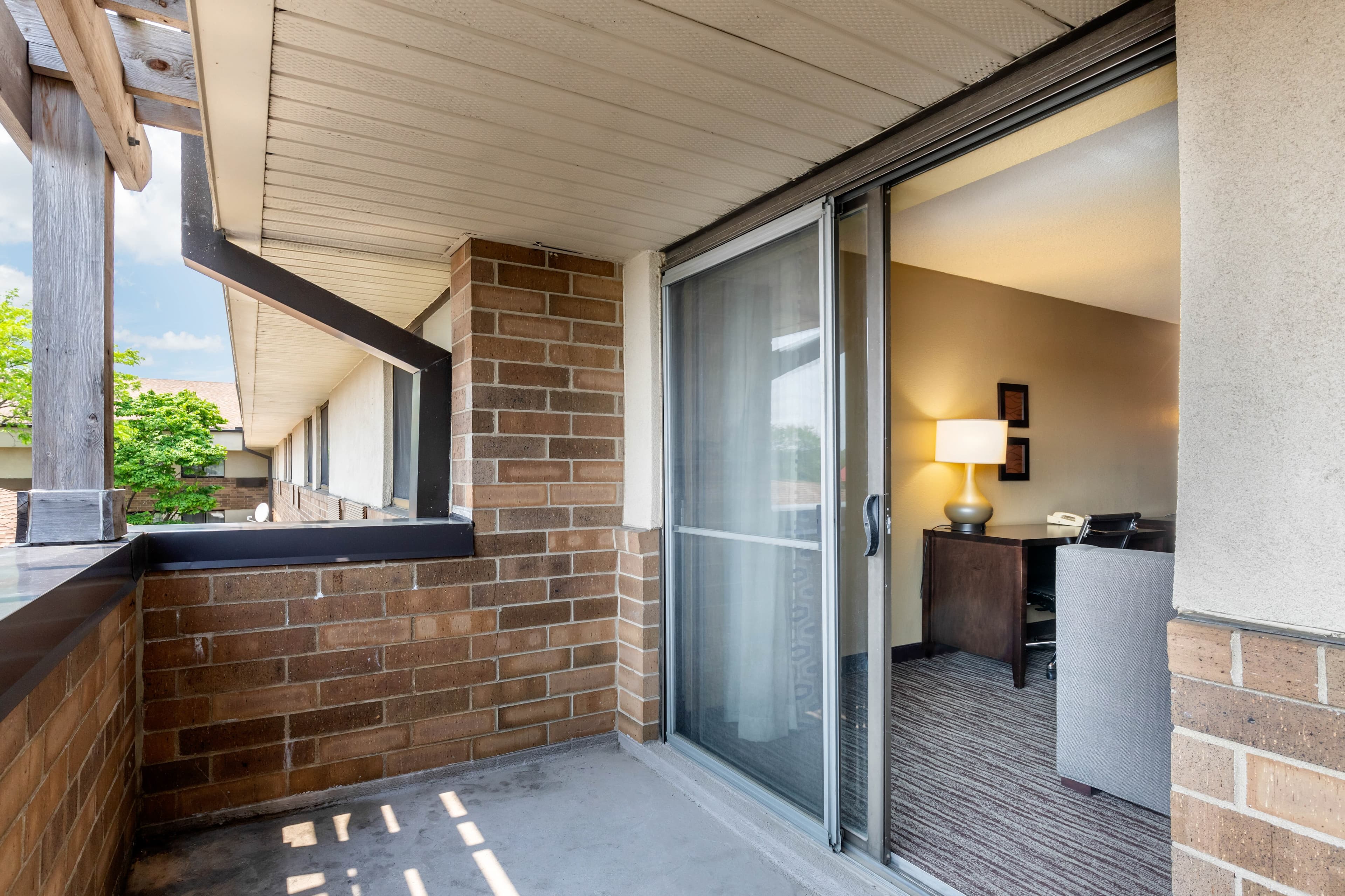 Suburban Studios Arlington Heights - Elk Grove — 25