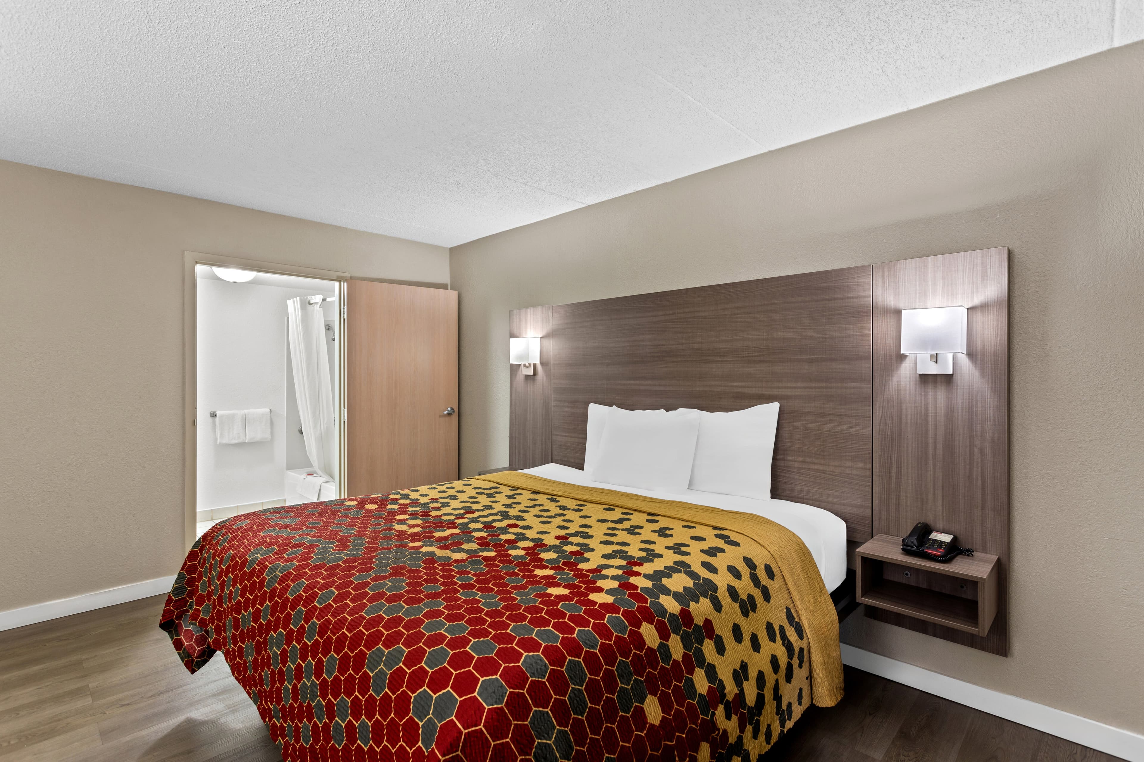 Econo Lodge Willowbrook - Image 4