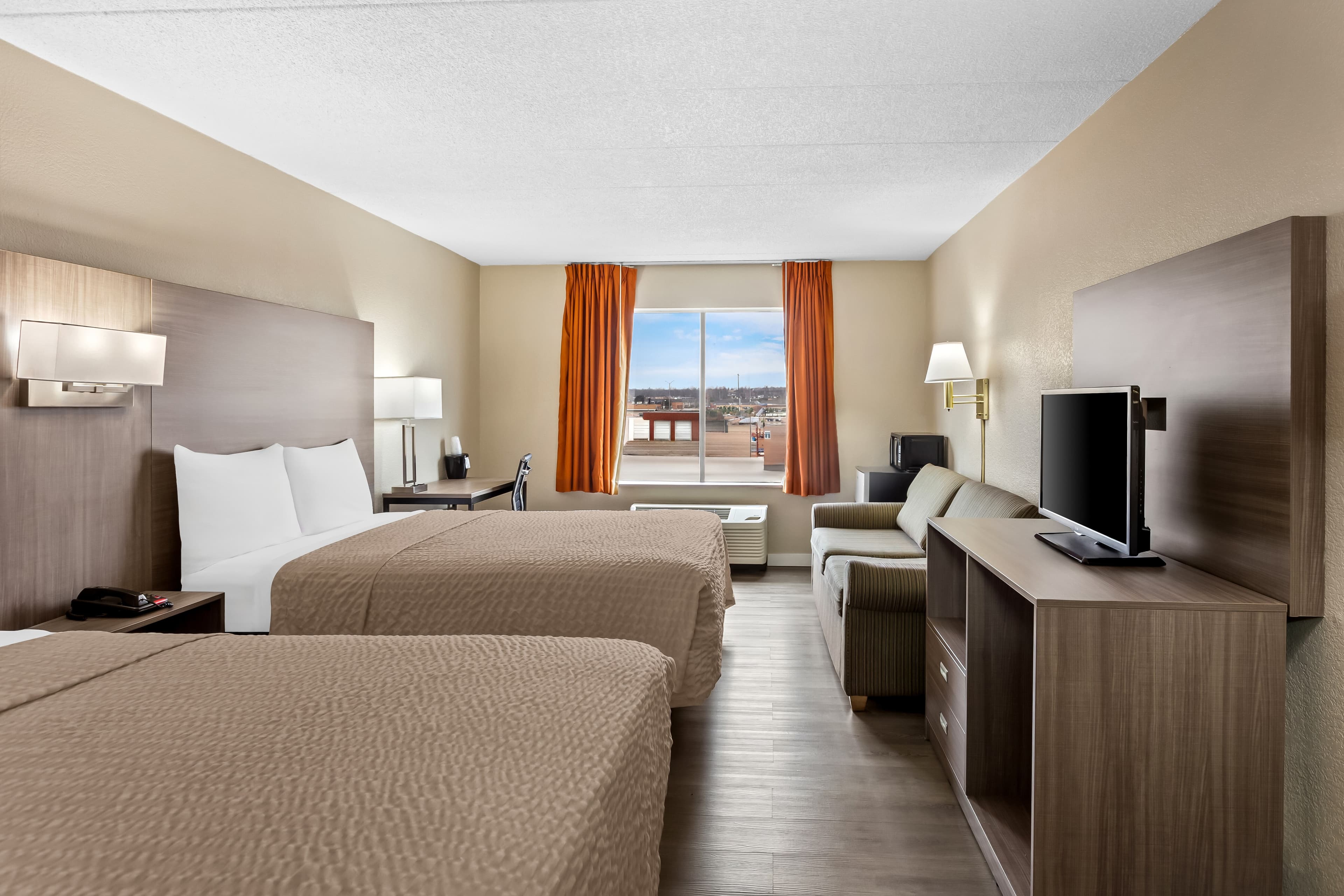 Econo Lodge Willowbrook — 22