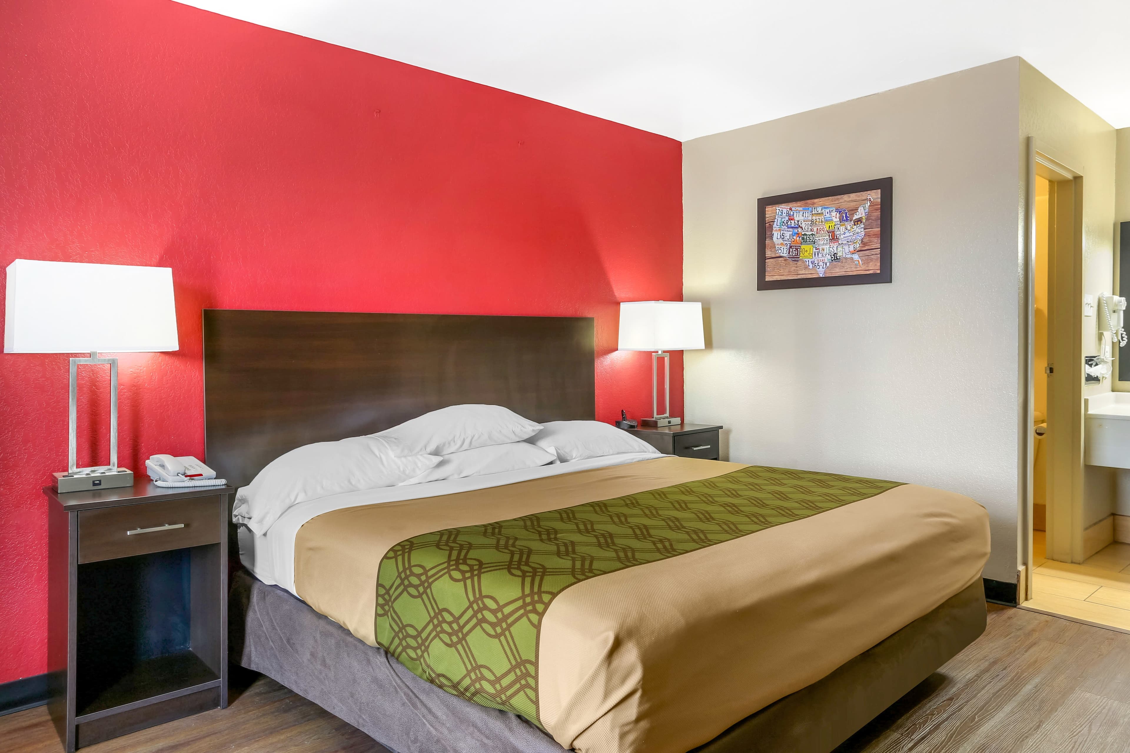 Econo Lodge Shorewood — 10