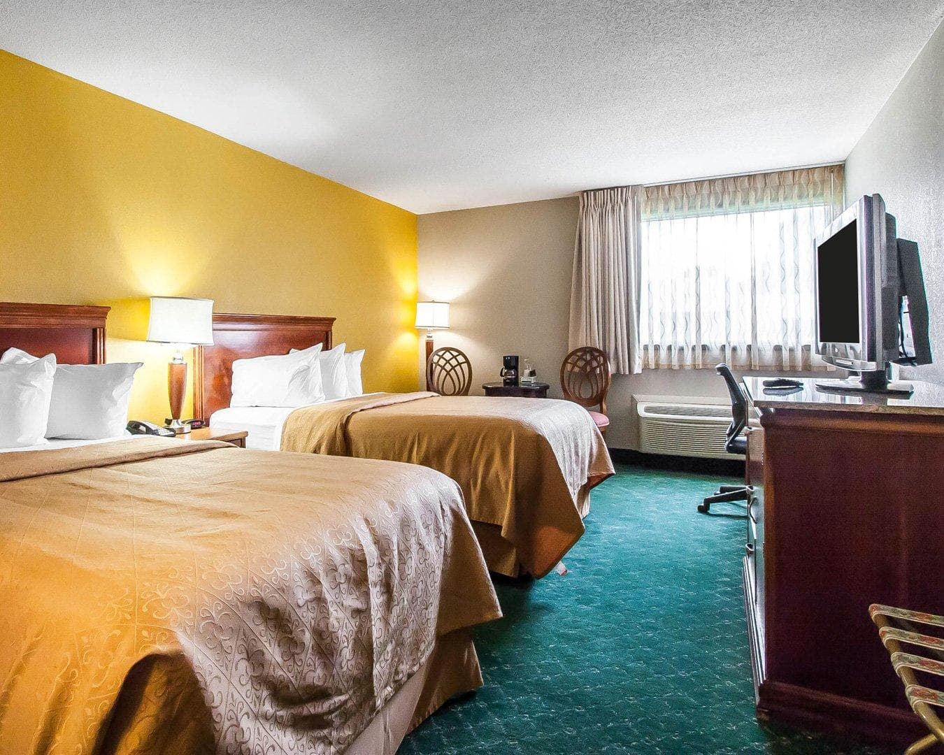Quality Inn Cairo I-57 — 10