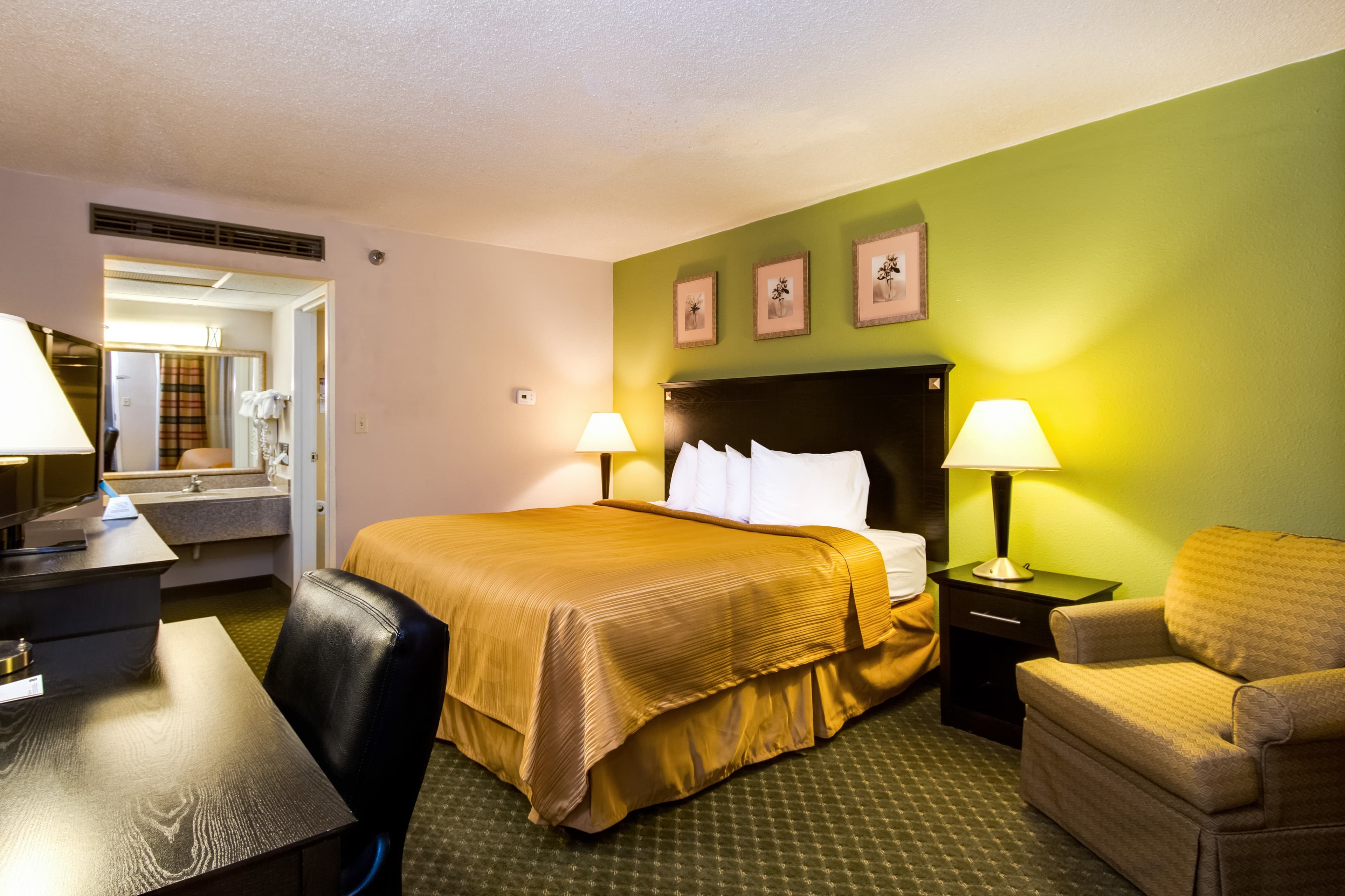 Quality Inn & Suites Moline - Quad Cities — 13
