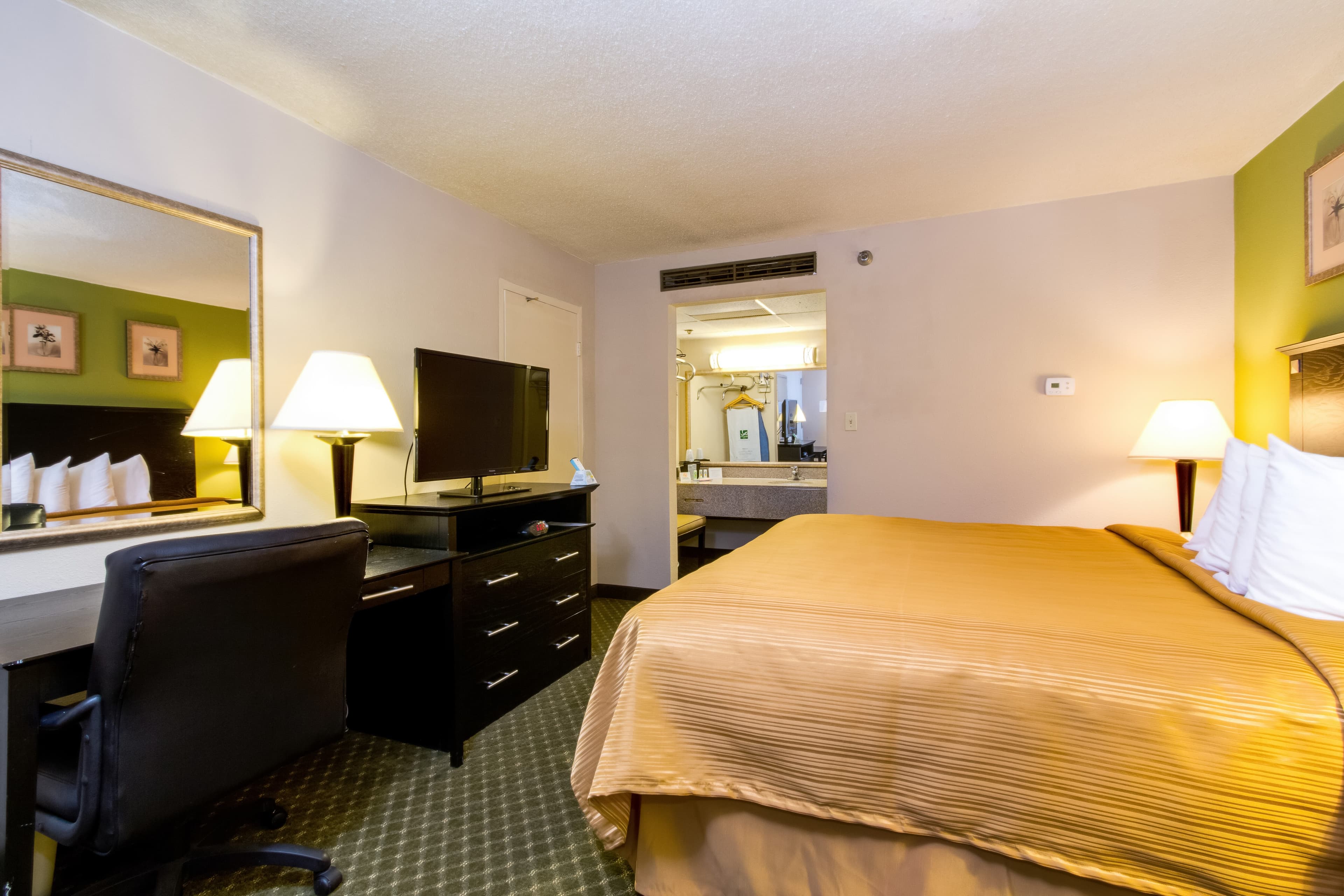 Quality Inn & Suites Moline - Quad Cities — 17