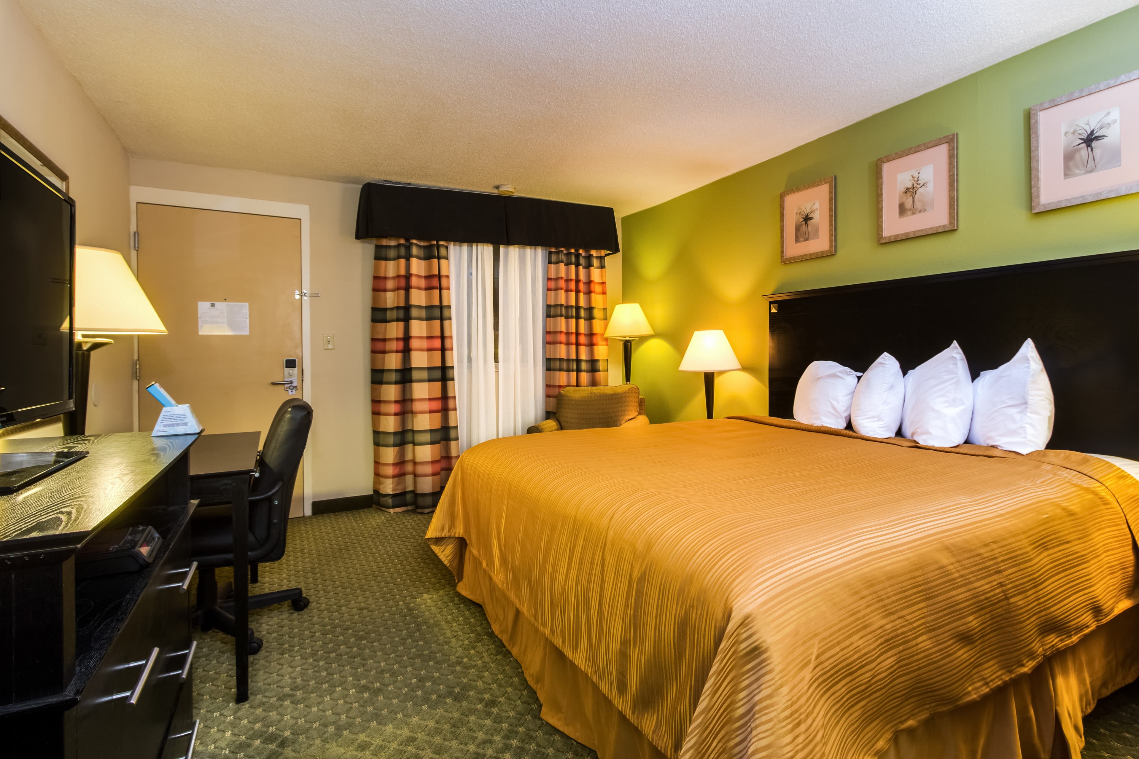 Quality Inn & Suites Moline - Quad Cities — 18