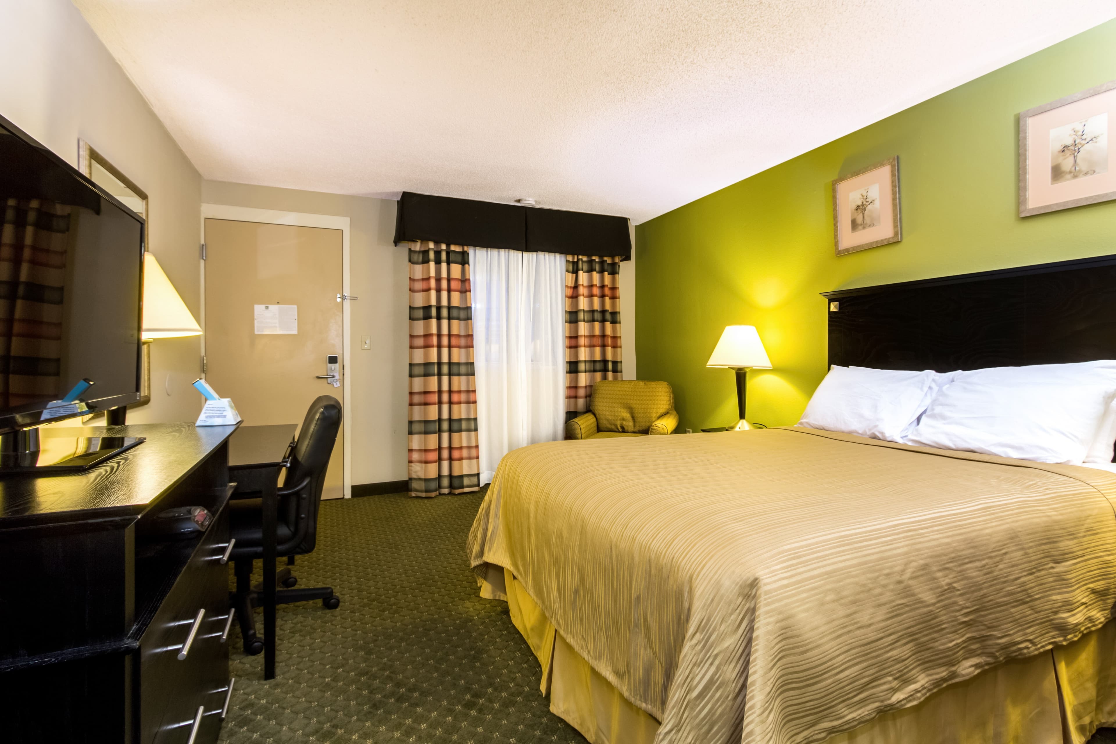 Quality Inn & Suites Moline - Quad Cities — 11