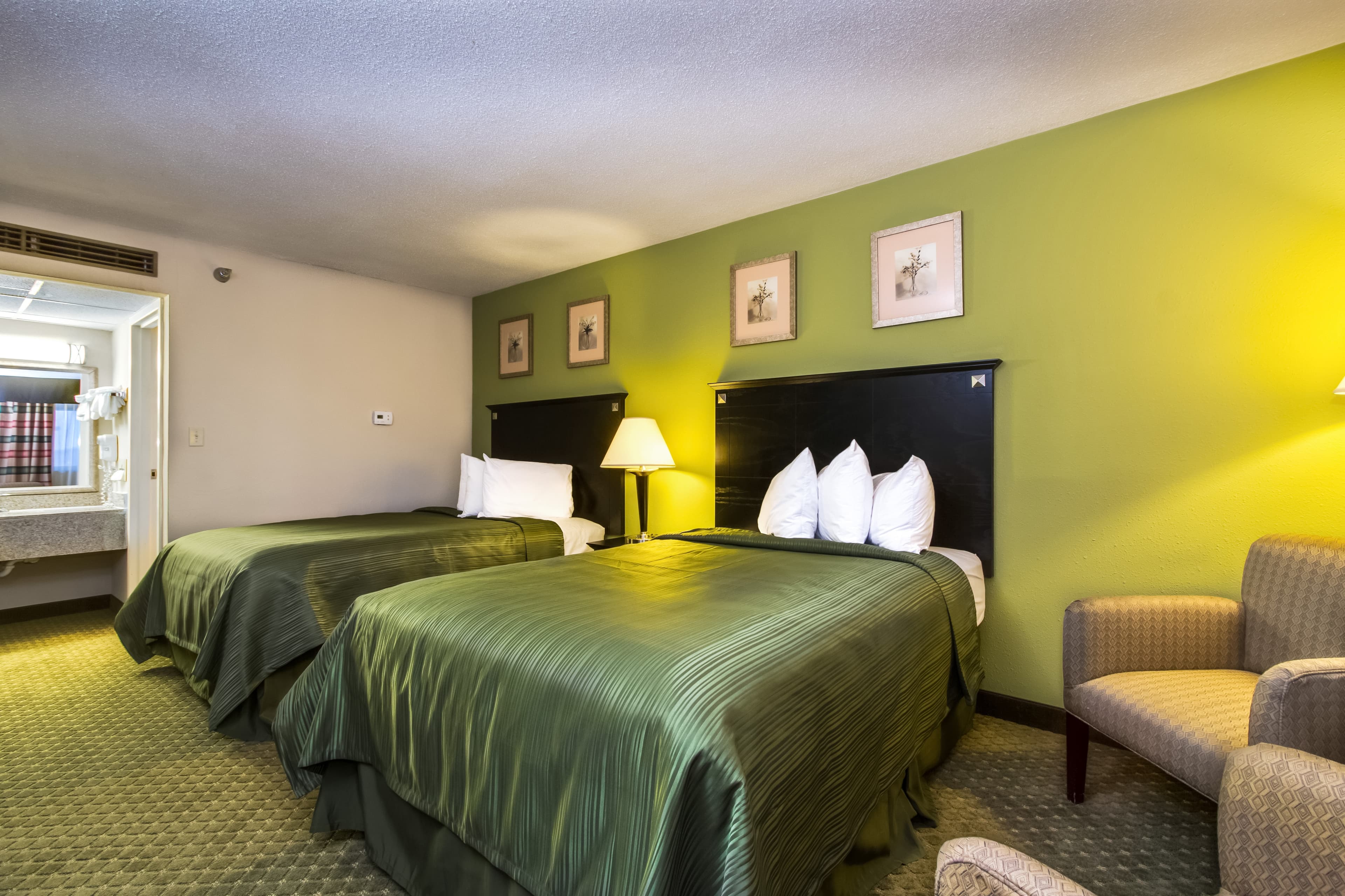 Quality Inn & Suites Moline - Quad Cities - Image 2