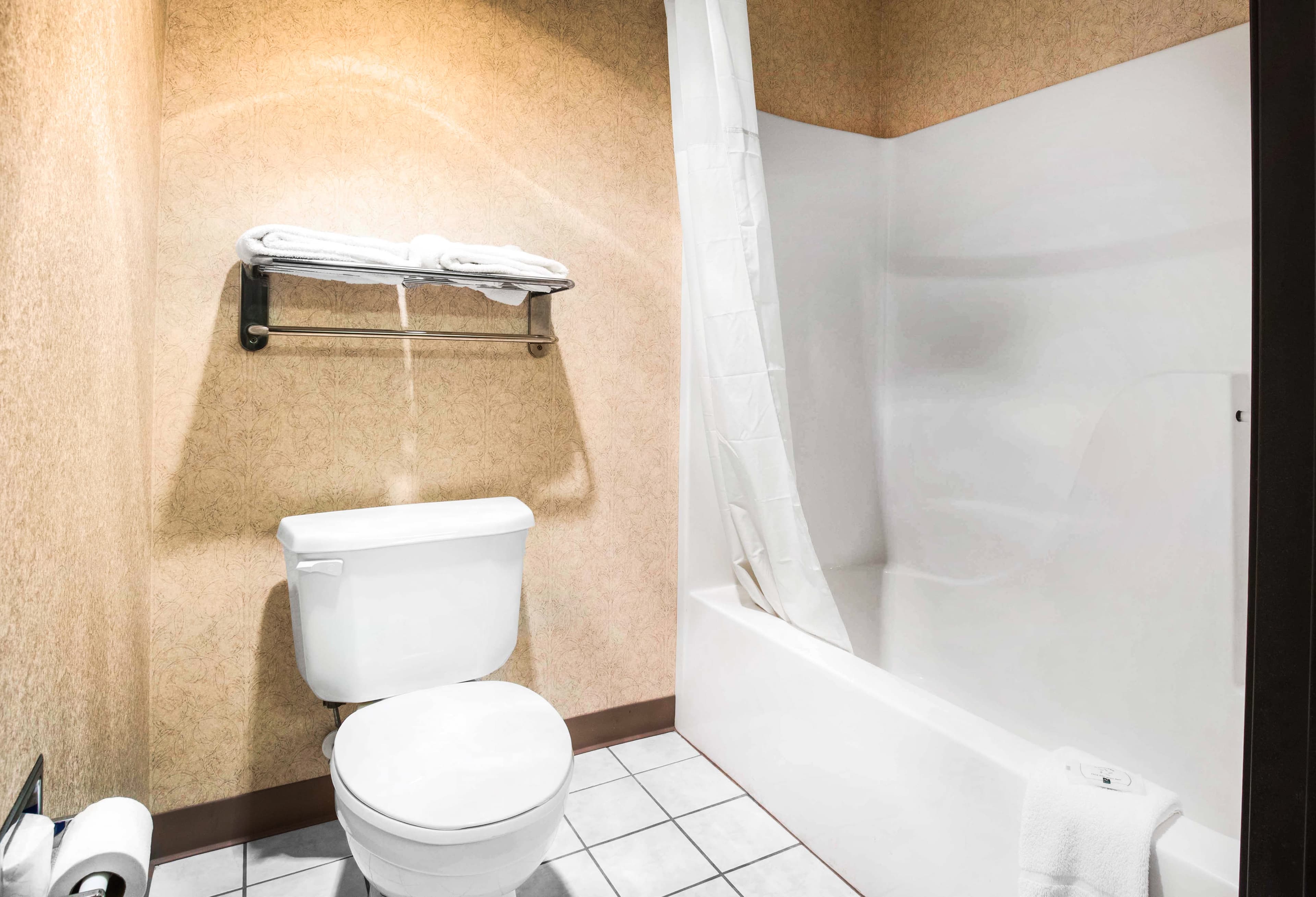 Quality Inn Monee I-57 - Image 3