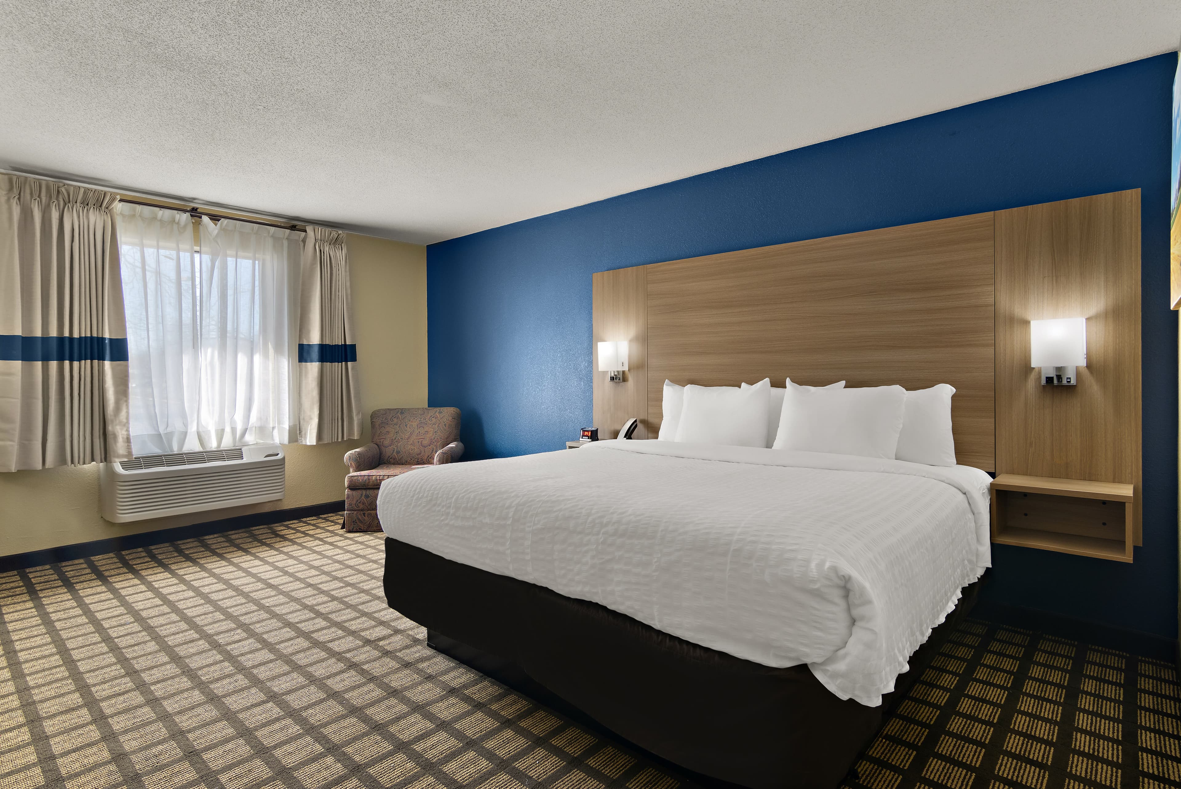 Clarion Pointe Bloomington - Normal near I-55 and University — 13