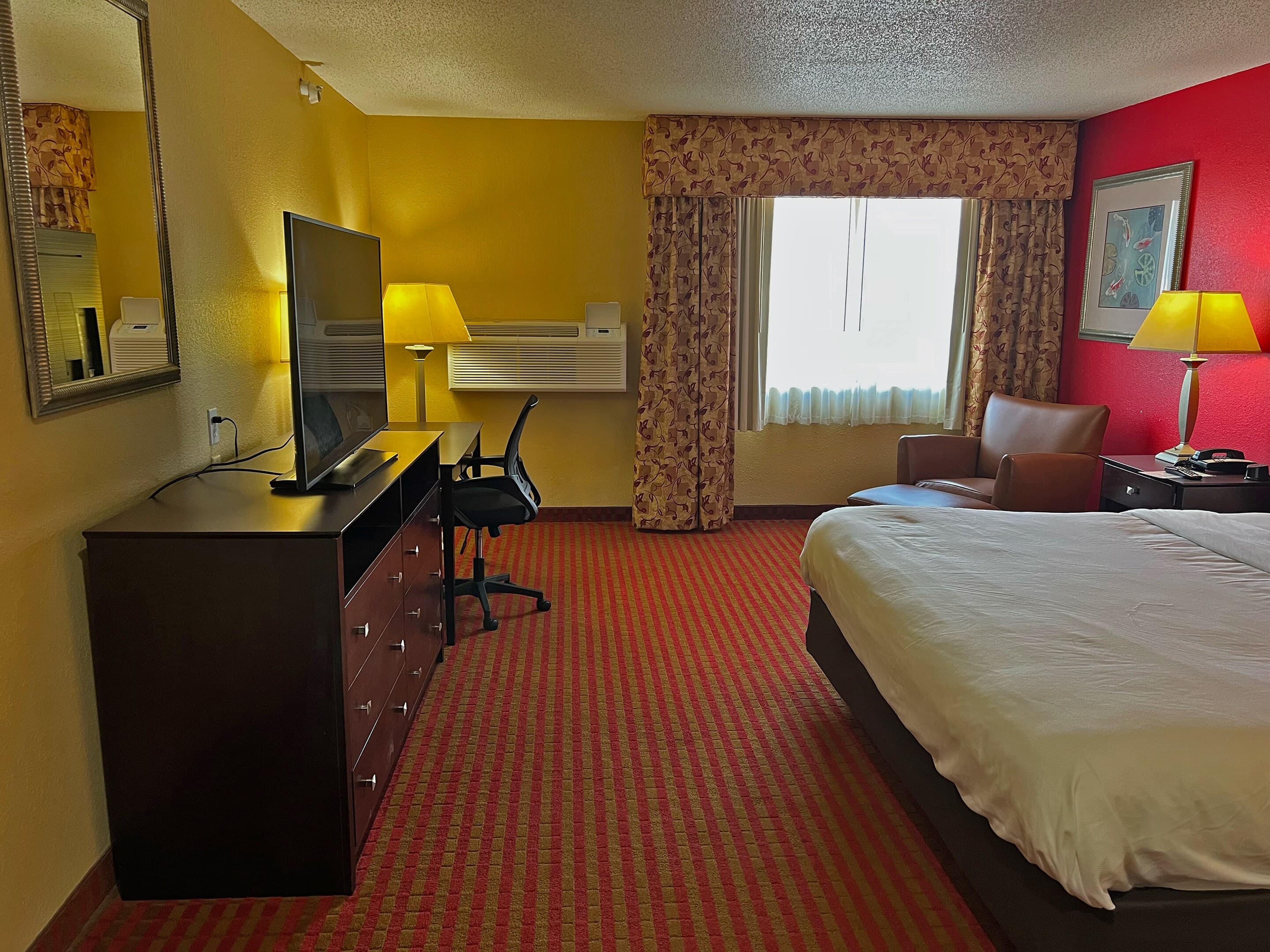 Comfort Inn & Suites Morton - Peoria - Image 4