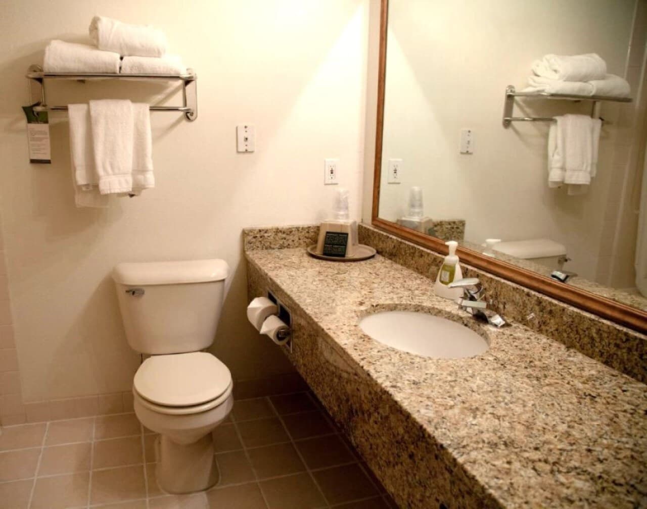 Comfort Inn & Suites Morton - Peoria - Image 2
