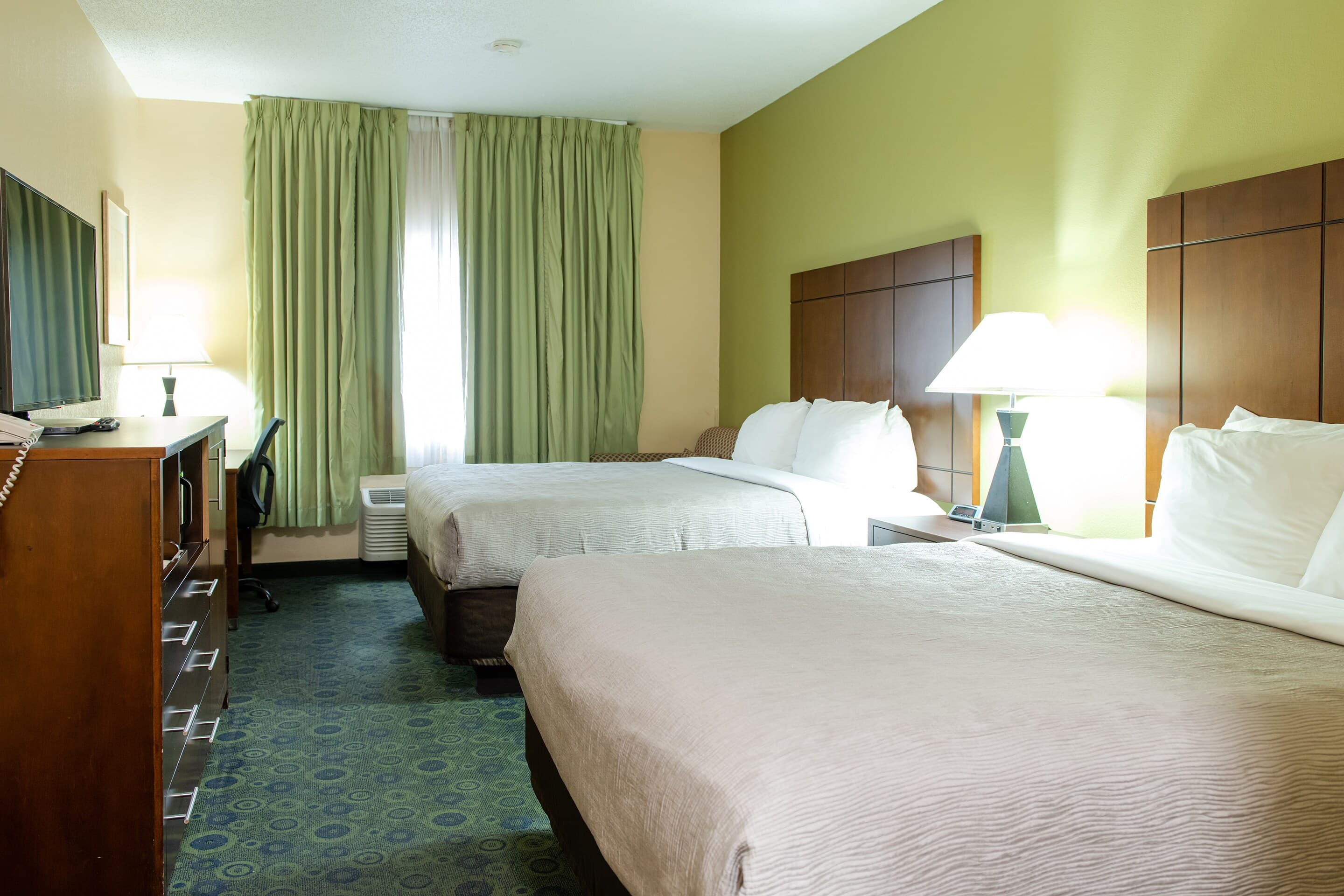 Quality Inn & Suites Bloomington I-55 and I-74 — 17