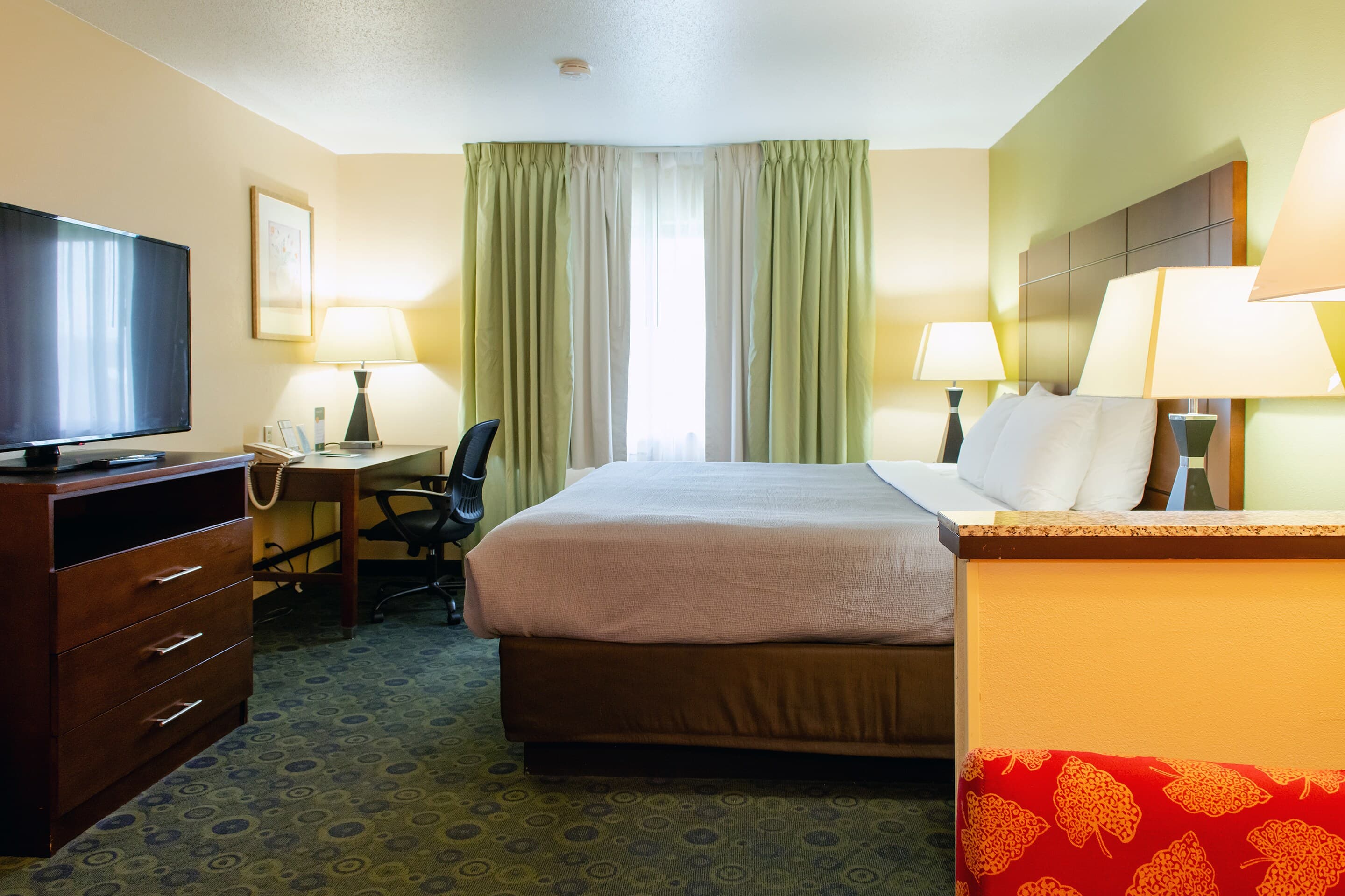 Quality Inn & Suites Bloomington I-55 and I-74 — 24