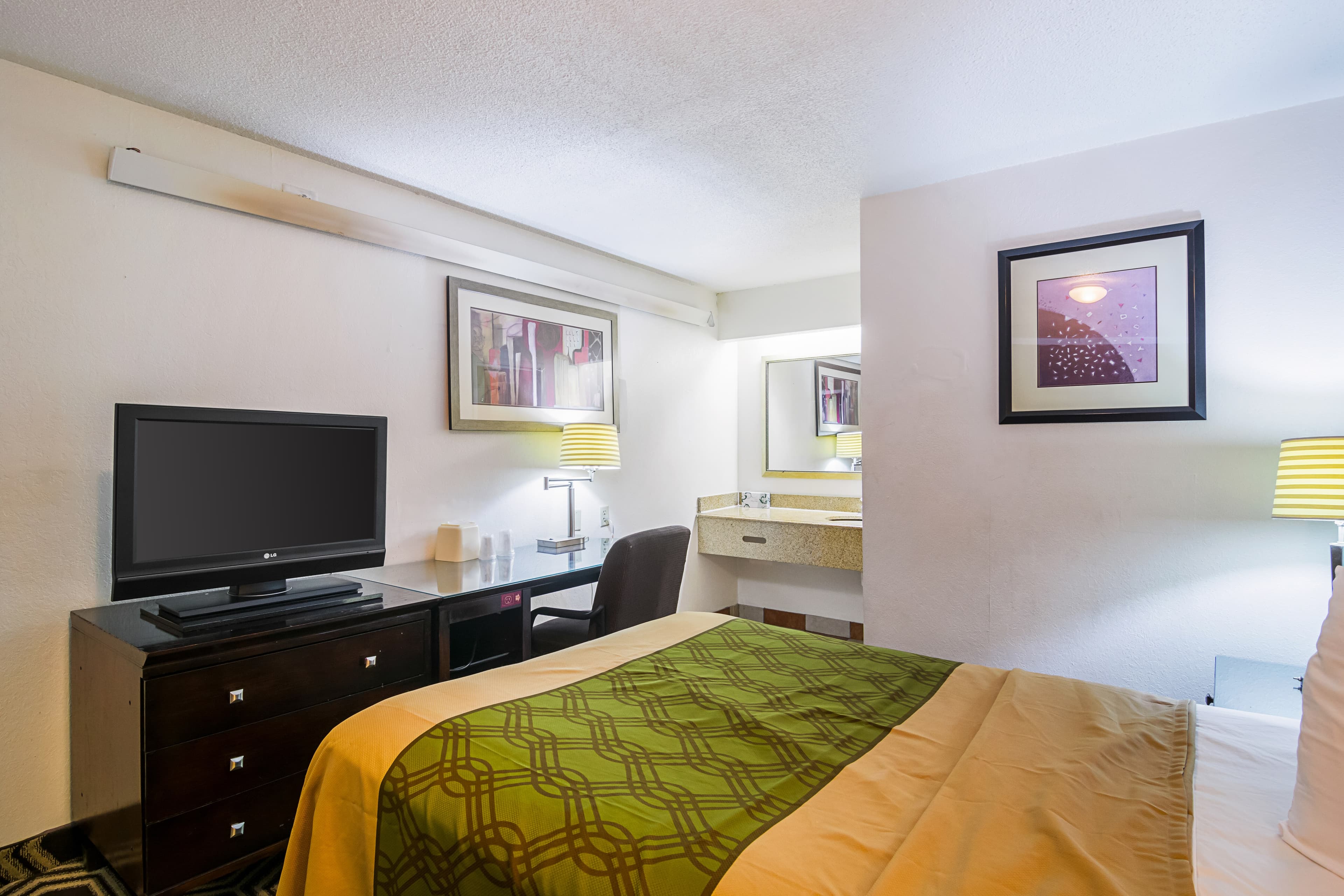 Econo Lodge South Holland - Chicago Southland — 8