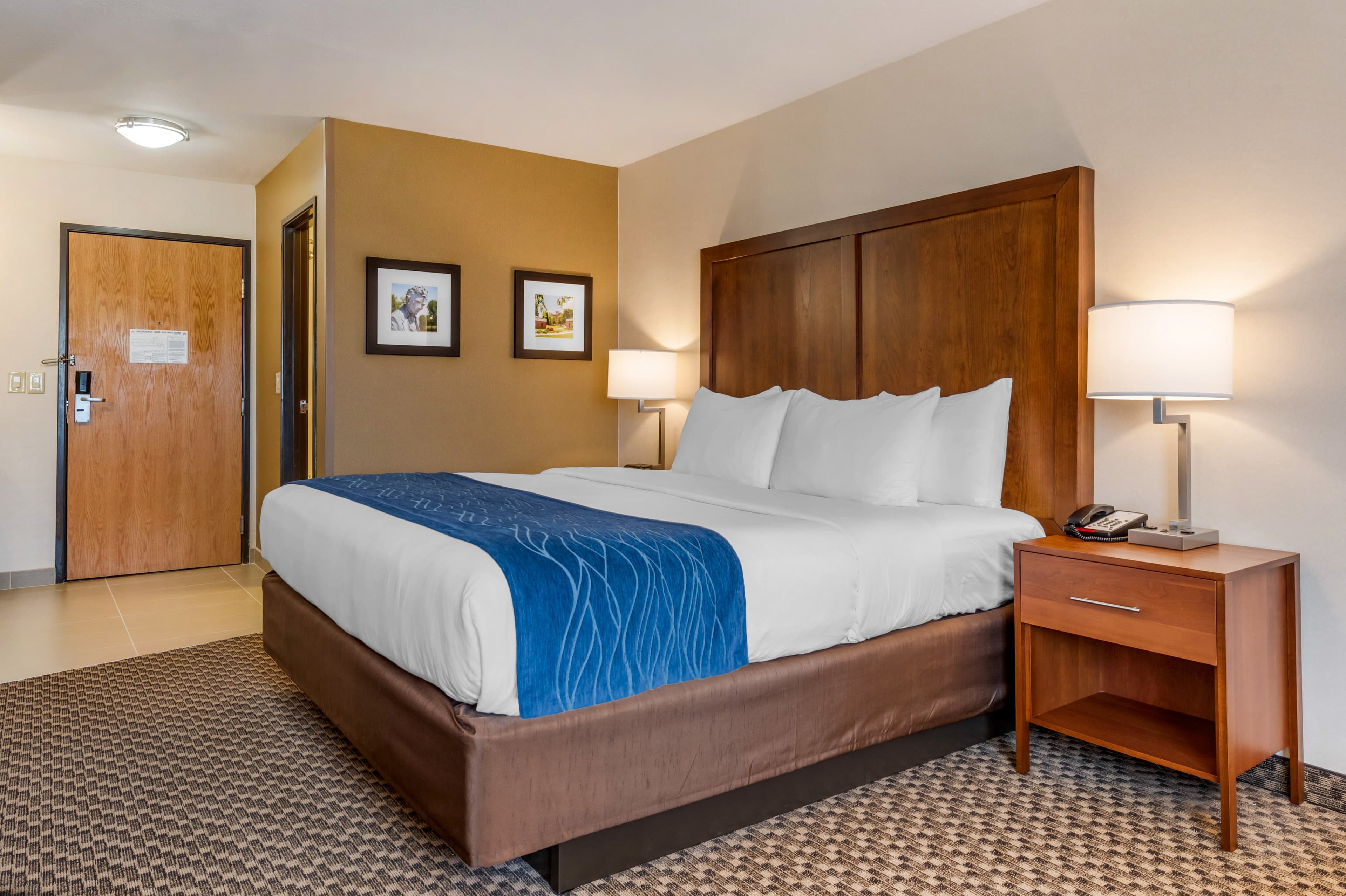 Comfort Inn & Suites near Route 66 — 15