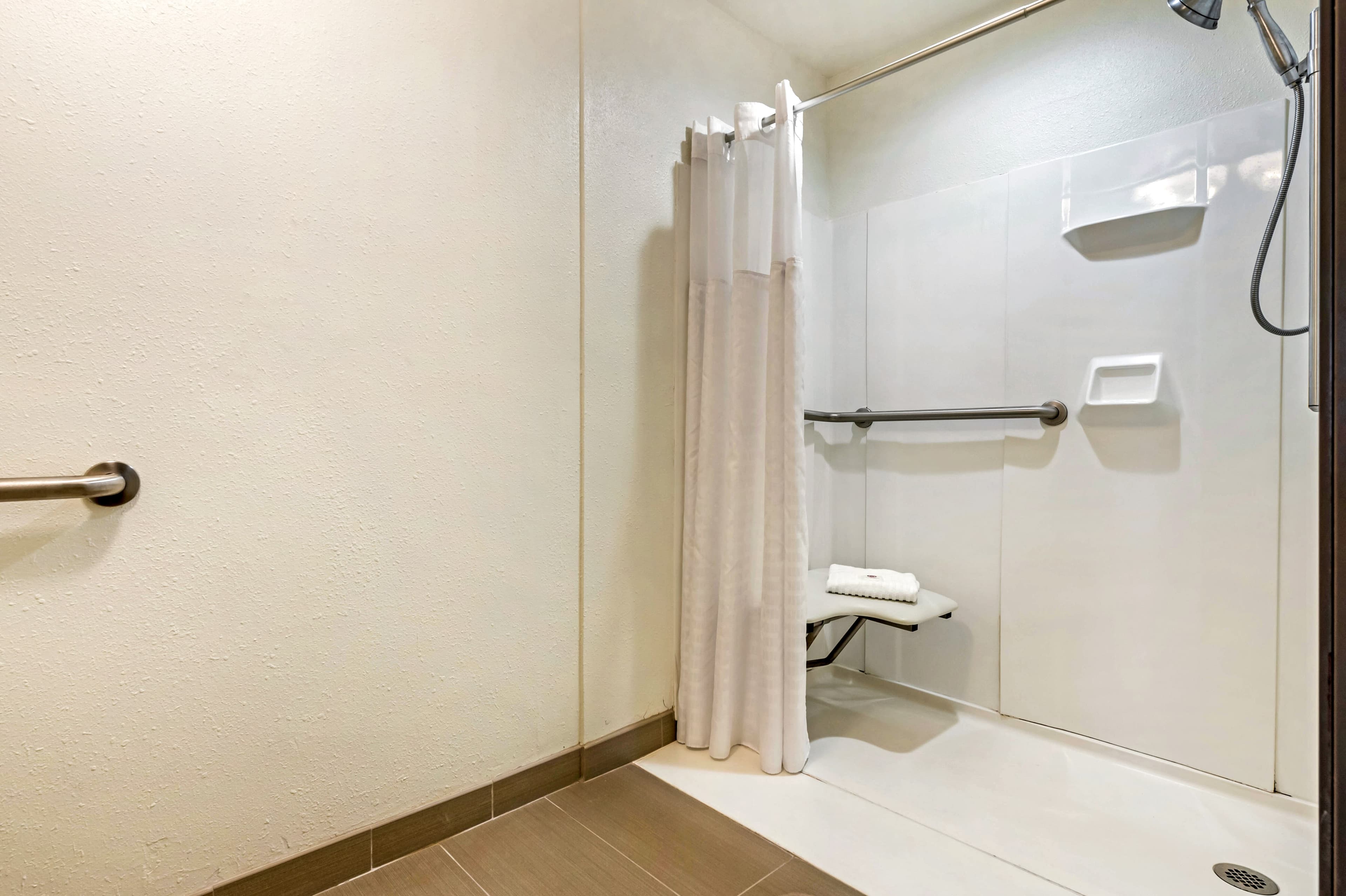 Comfort Inn & Suites near Route 66 — 9