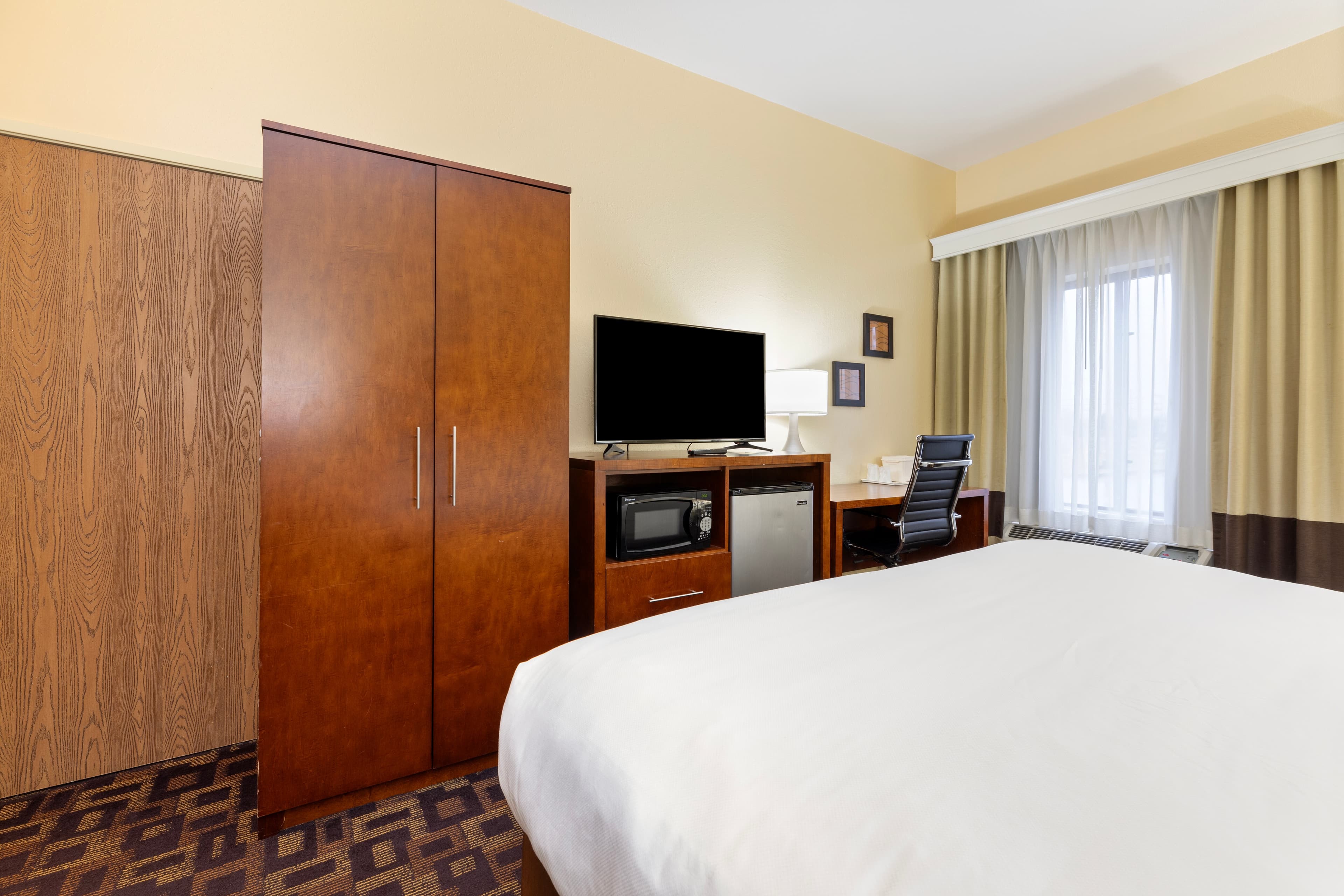 Comfort Inn & Suites North Aurora - Naperville — 6