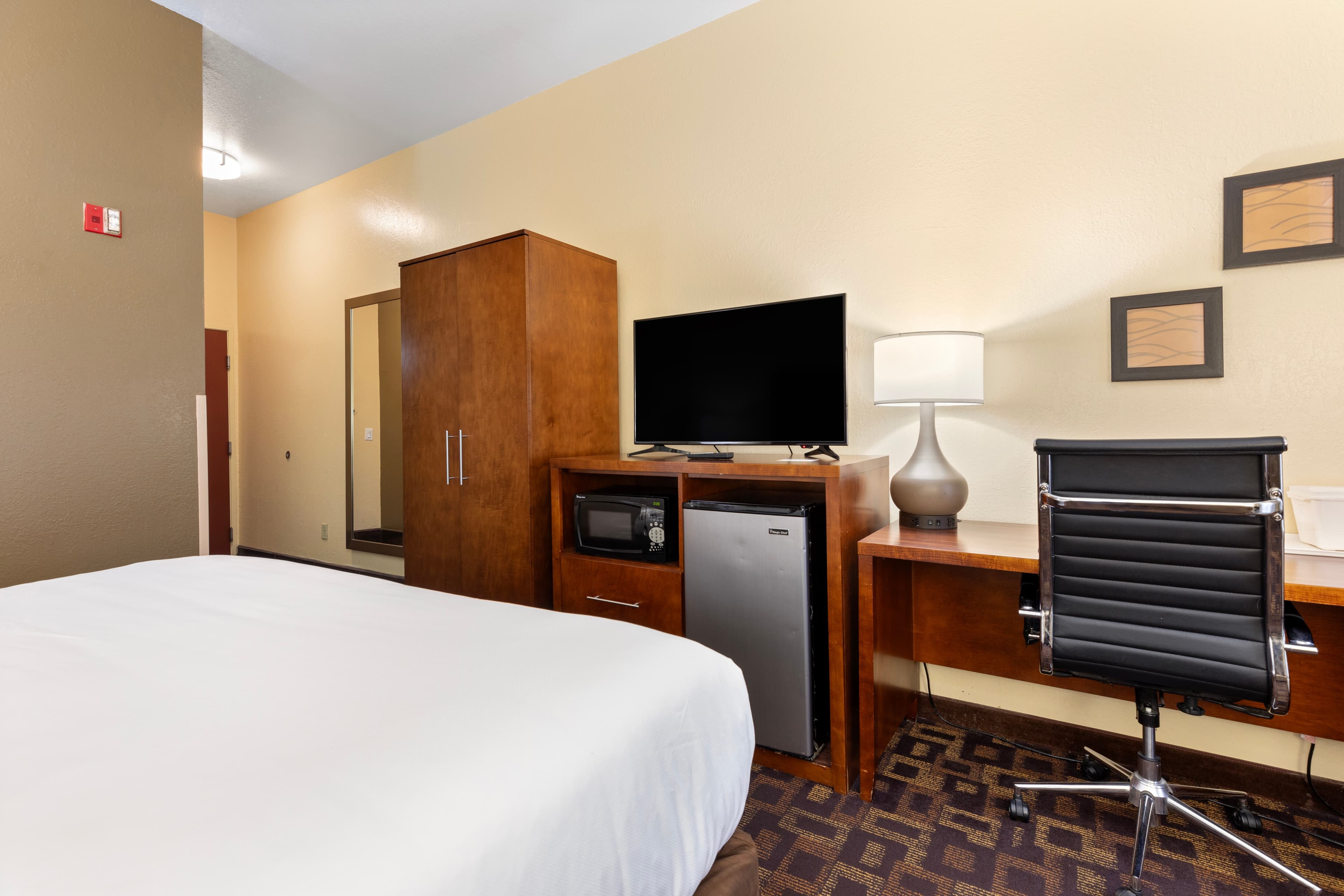 Comfort Inn & Suites North Aurora - Naperville - Image 4