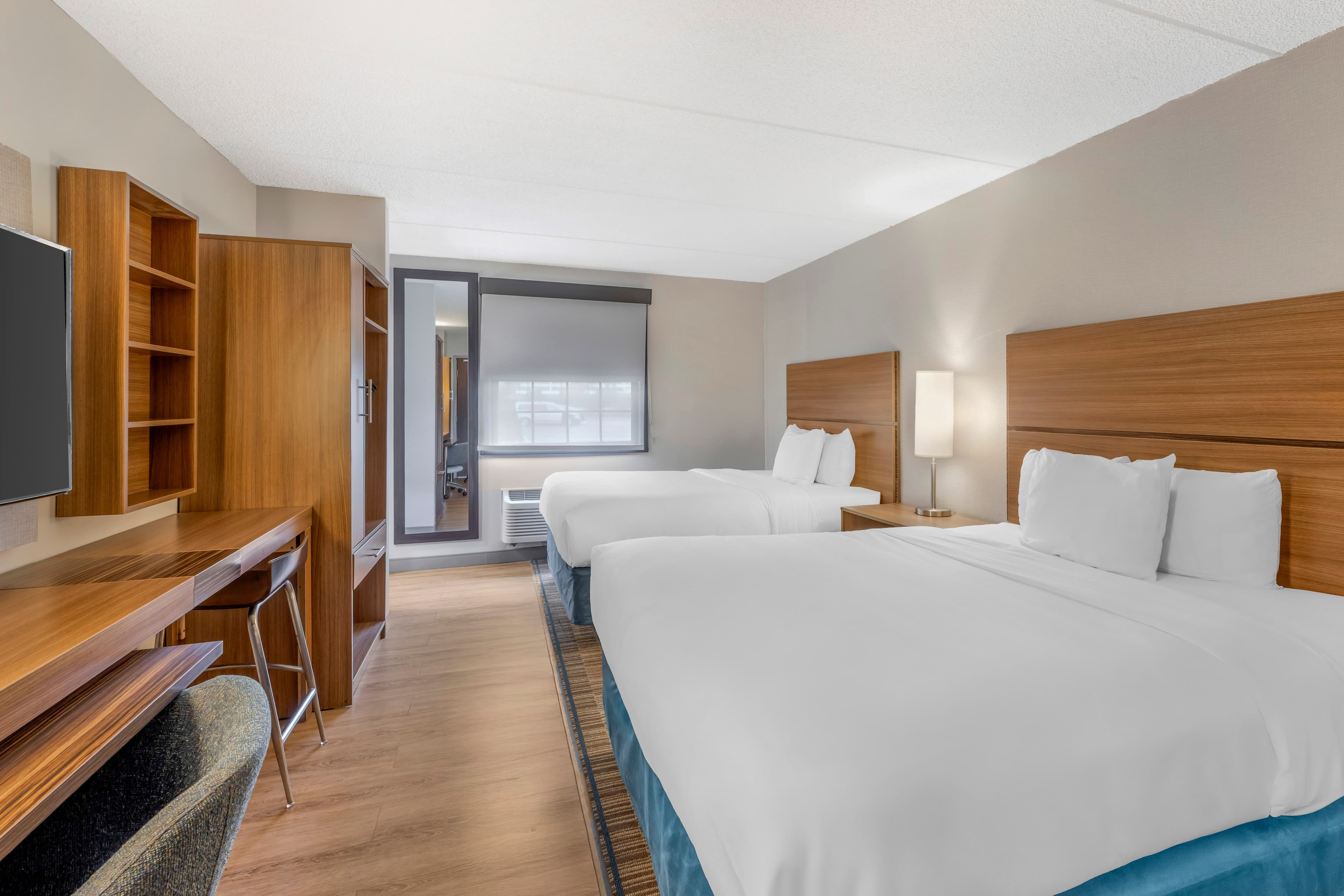 MainStay Suites Oakbrook Terrace - Chicago — 15