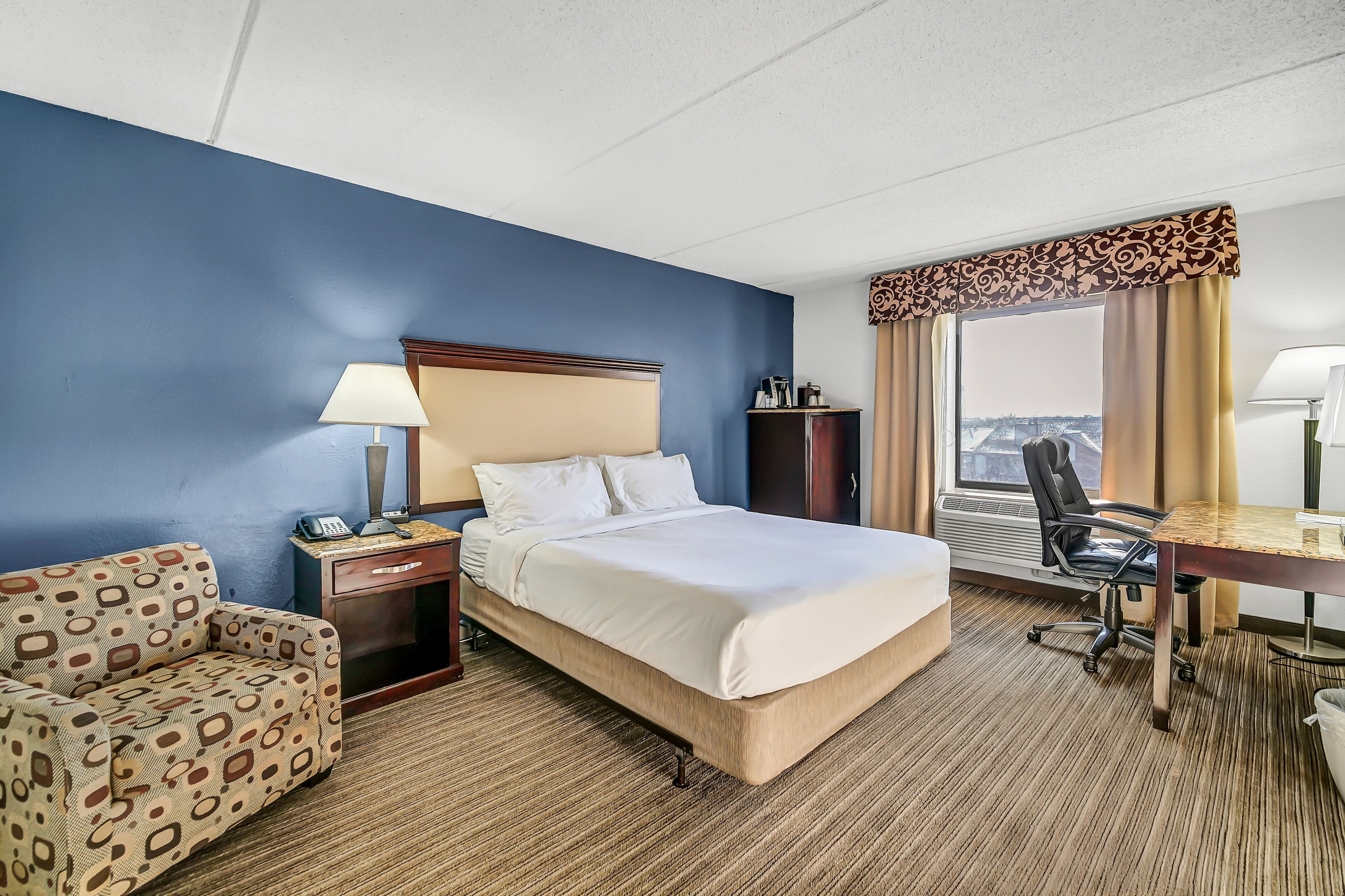 Radisson Hotel Schaumburg - Image 2