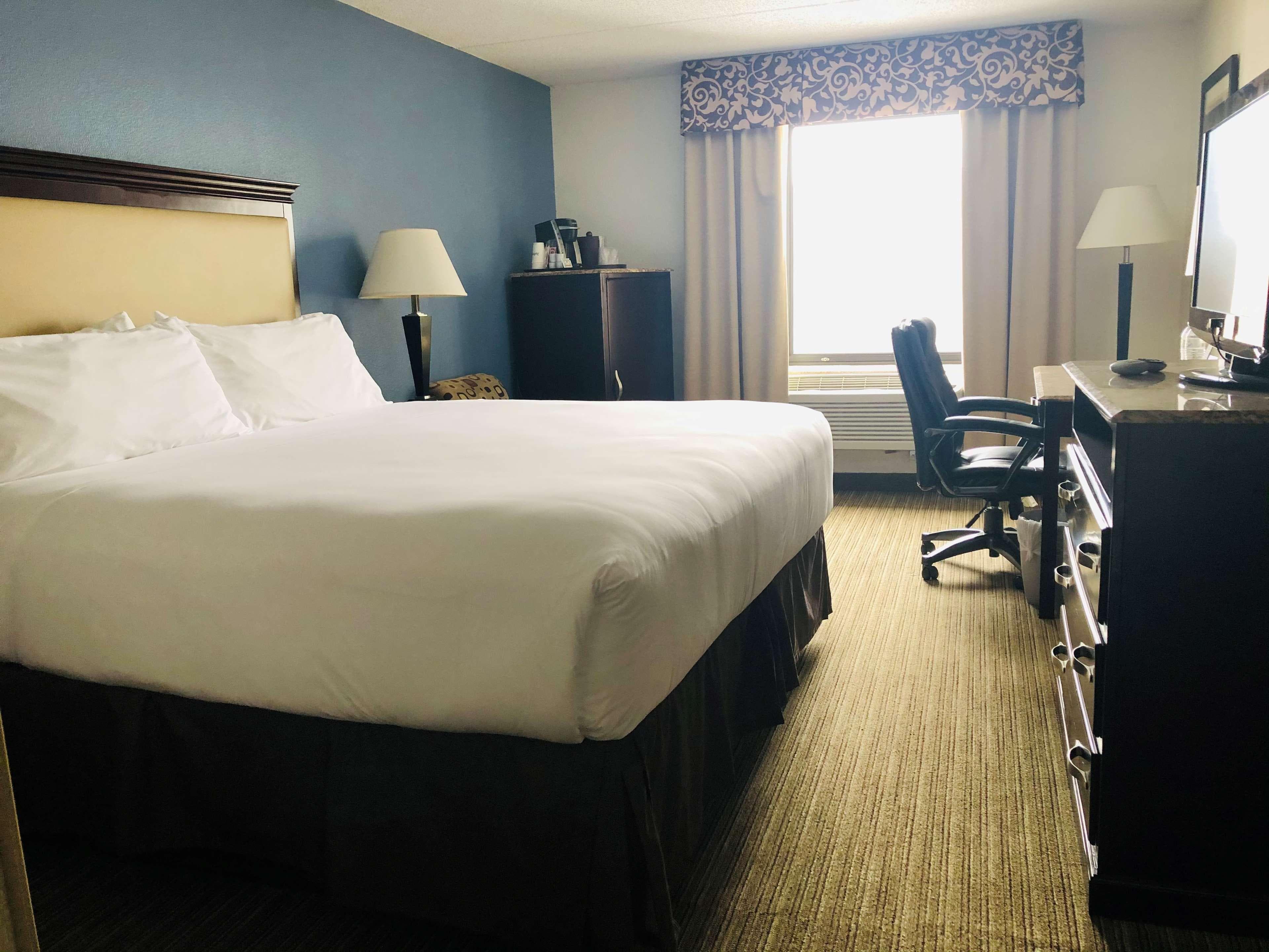 Radisson Hotel Schaumburg - Image 3