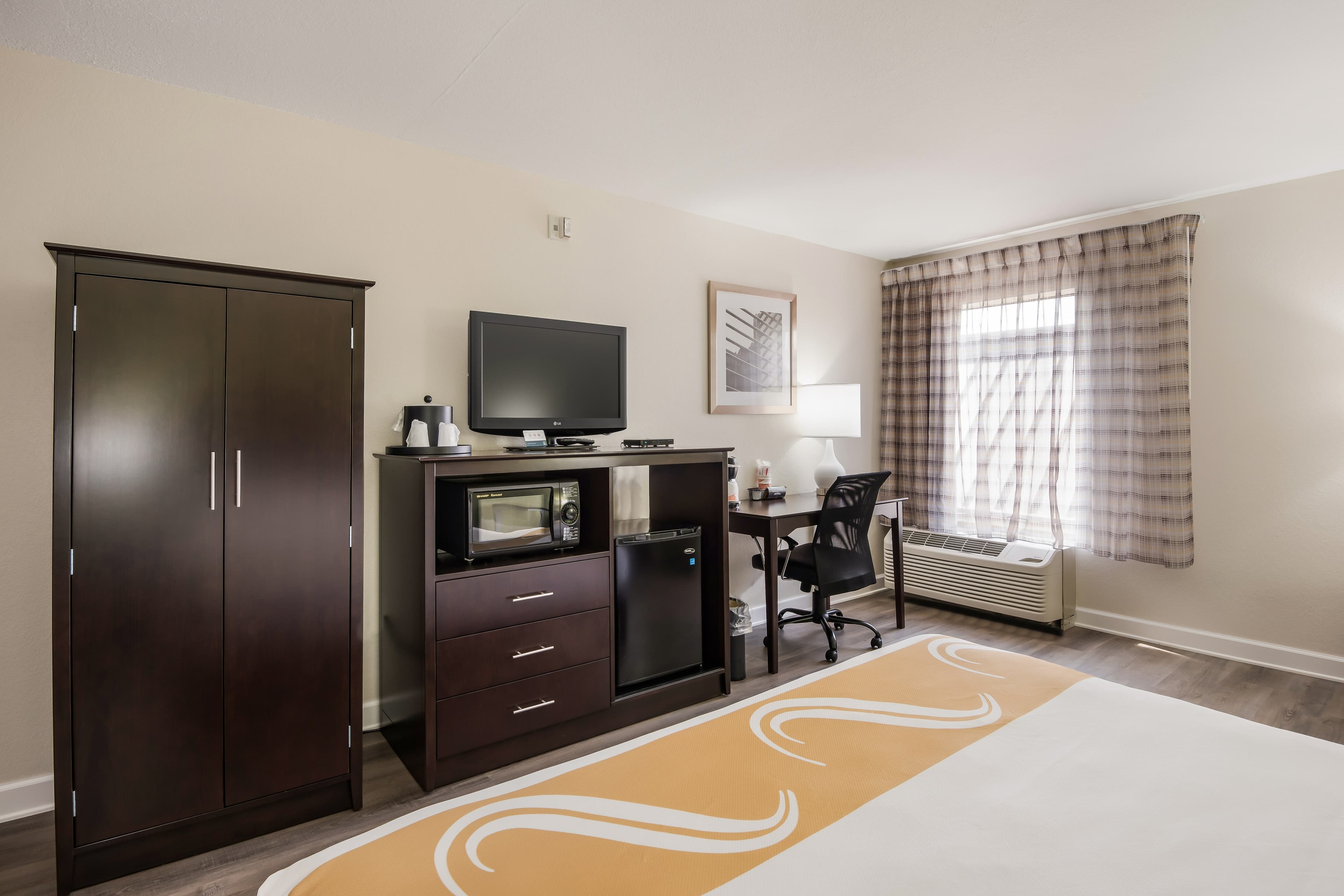 Quality Inn & Suites Quincy - Downtown - Image 3