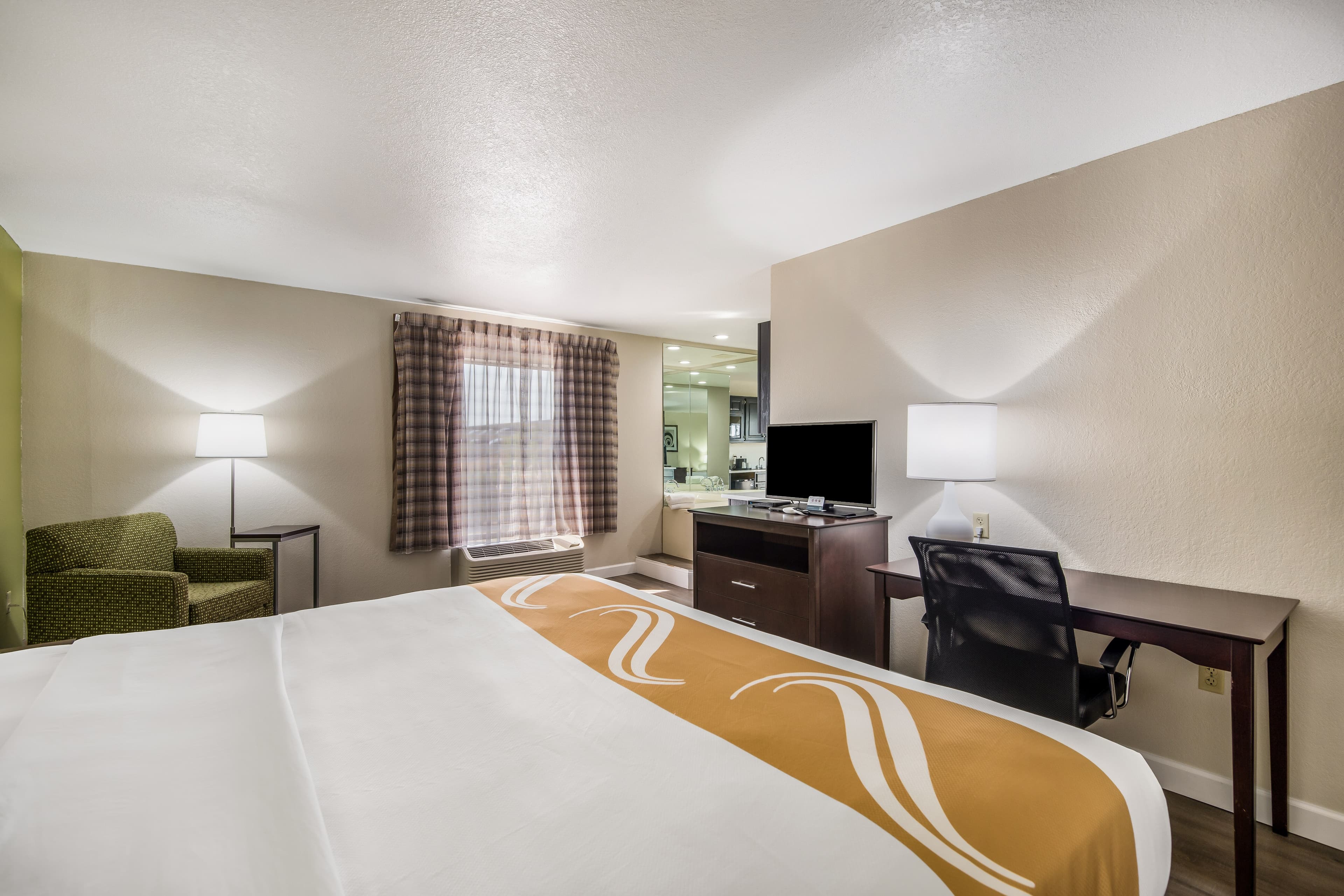Quality Inn & Suites Quincy - Downtown — 13