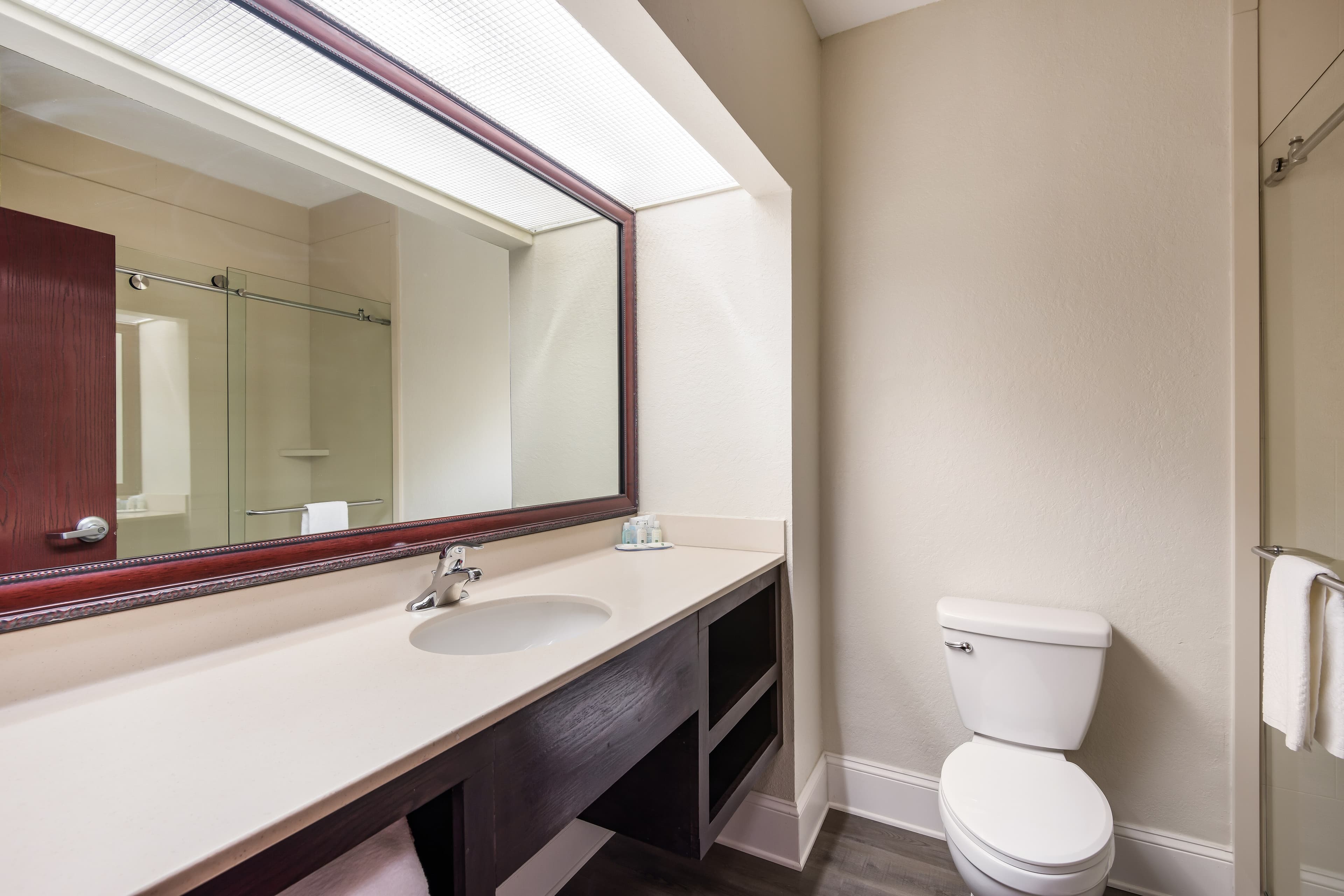 Quality Inn & Suites Quincy - Downtown - Image 4