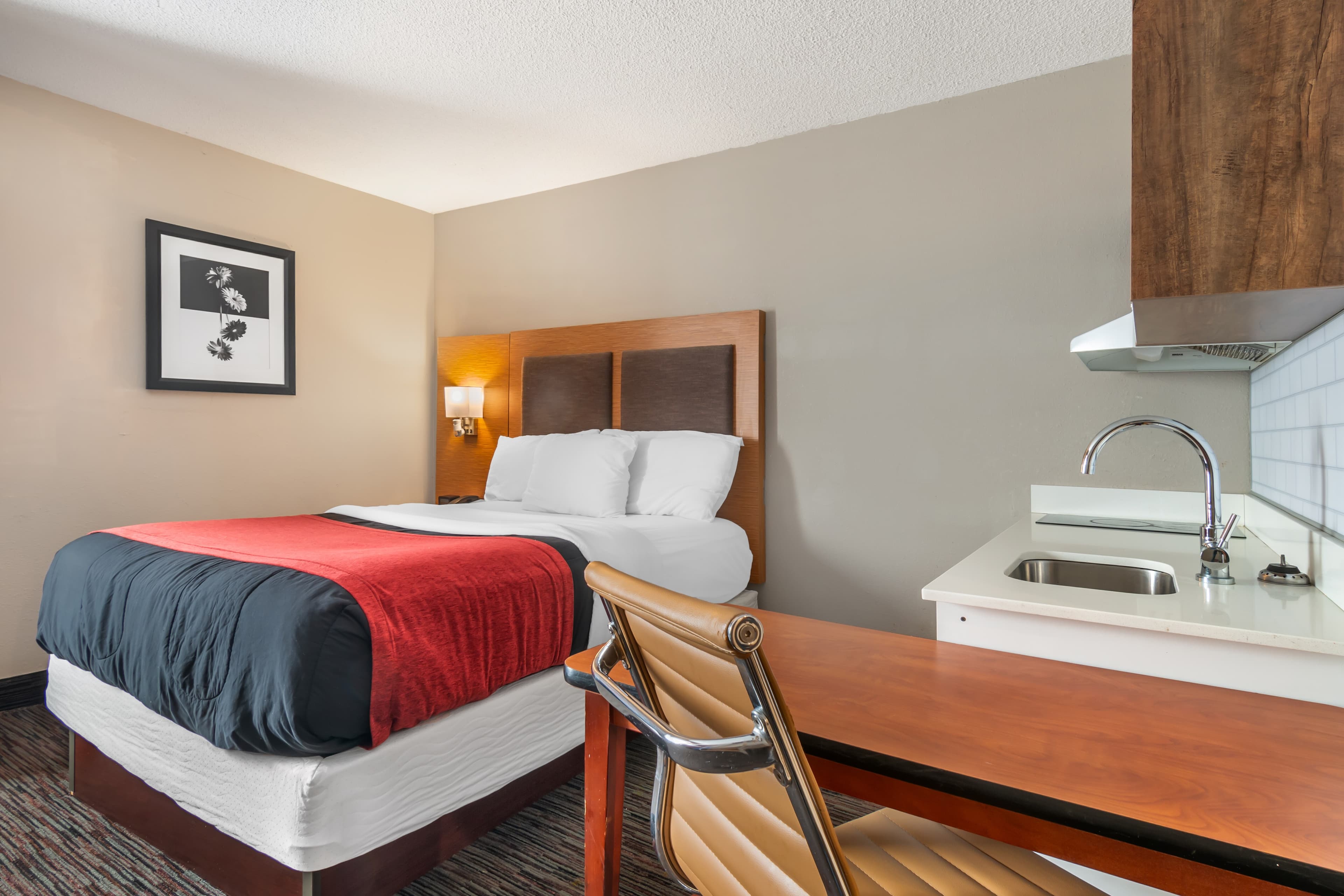 MainStay Suites Springfield IL - Image 3