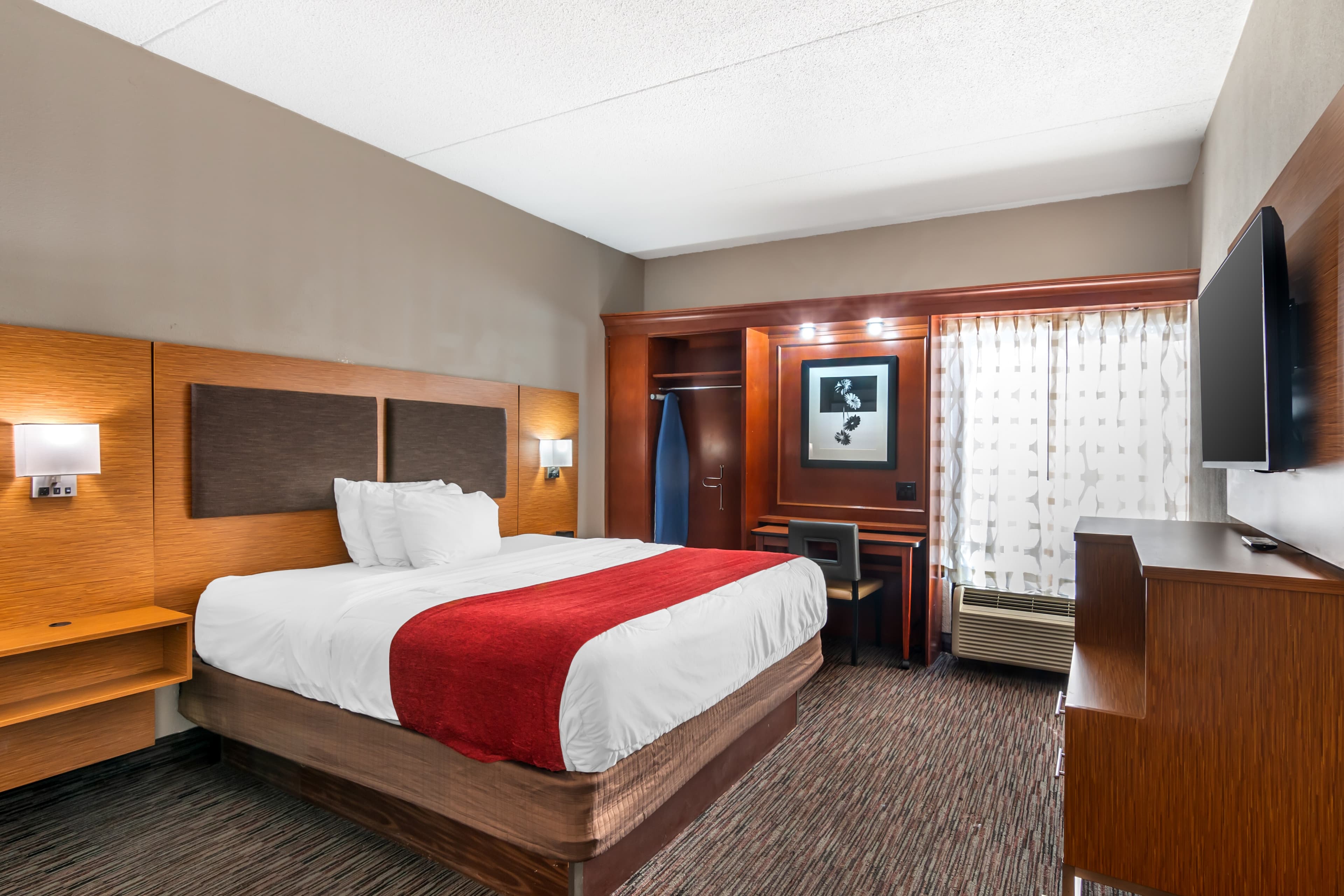 MainStay Suites Springfield IL — 15