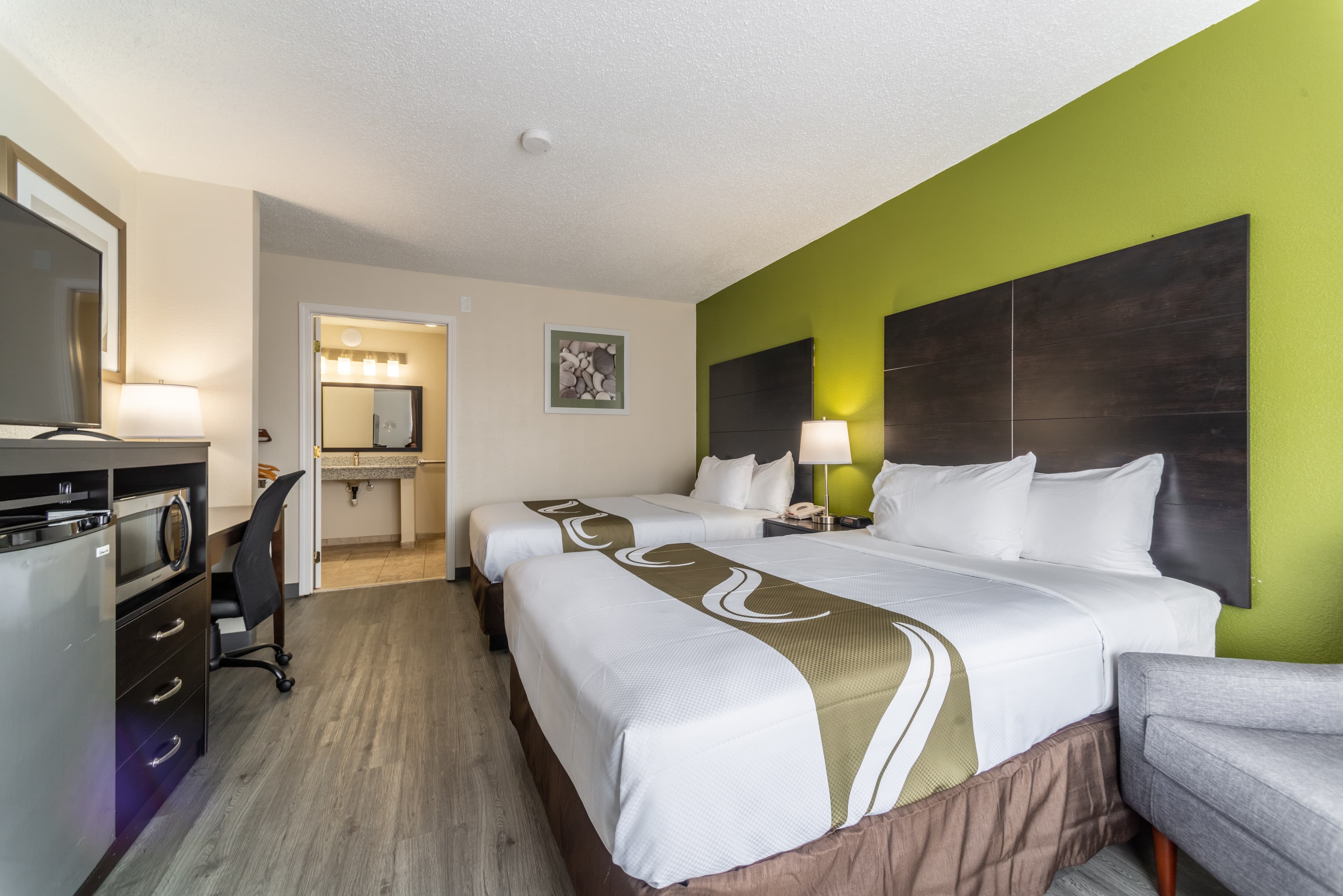 Quality Inn & Suites Vandalia near I-70 and Hwy 51 - Image 1