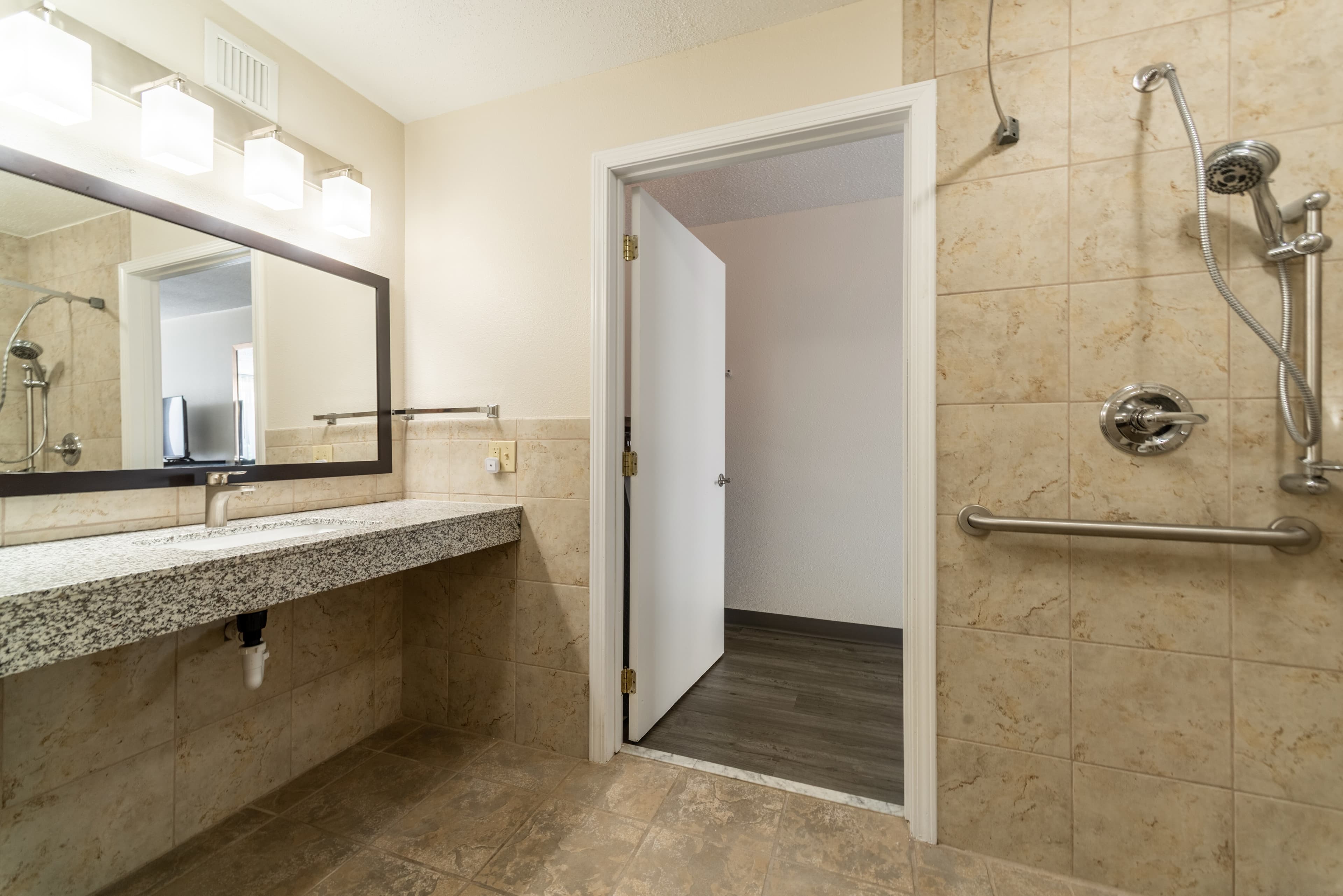 Quality Inn & Suites Vandalia near I-70 and Hwy 51 — 20