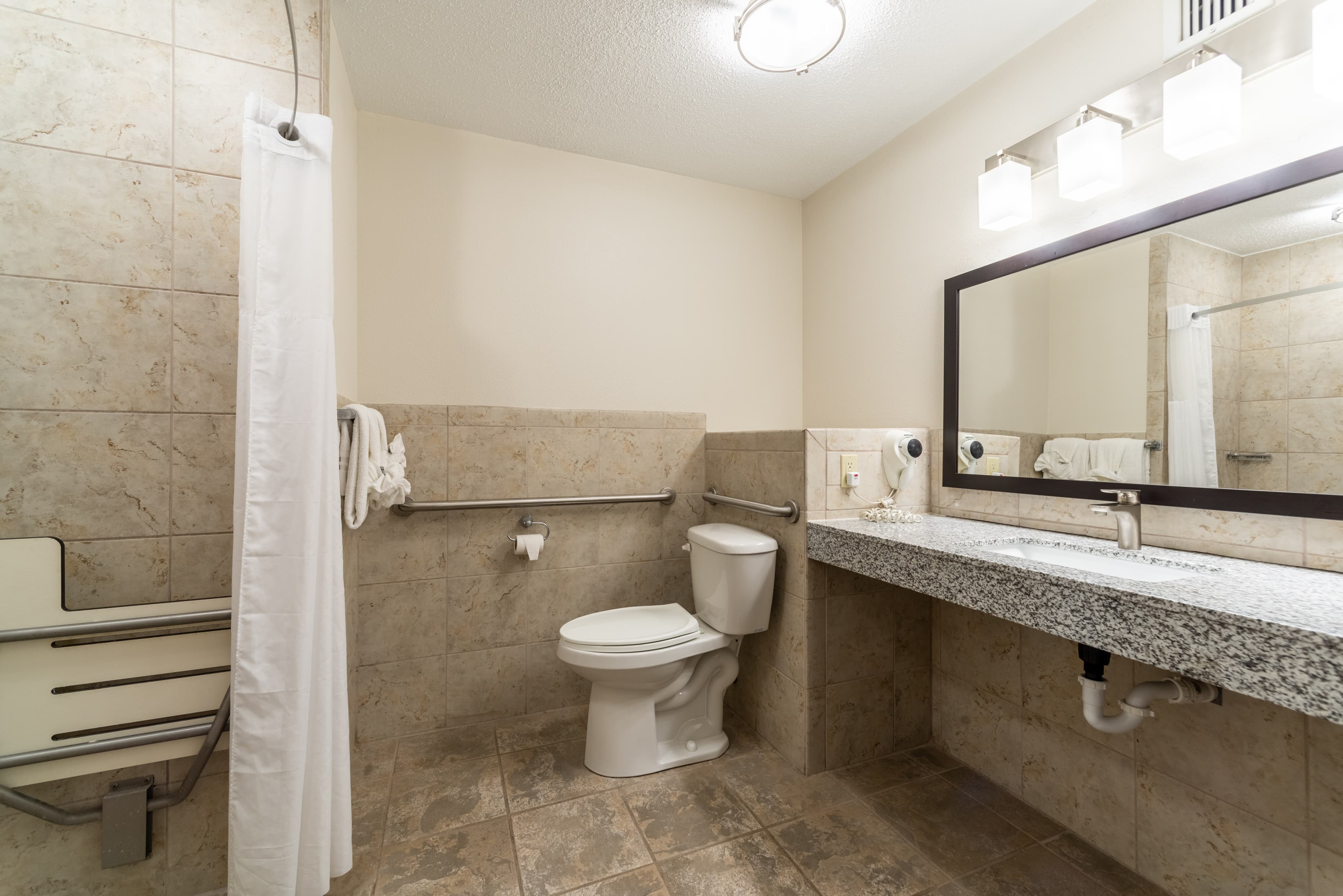 Quality Inn & Suites Vandalia near I-70 and Hwy 51 — 22