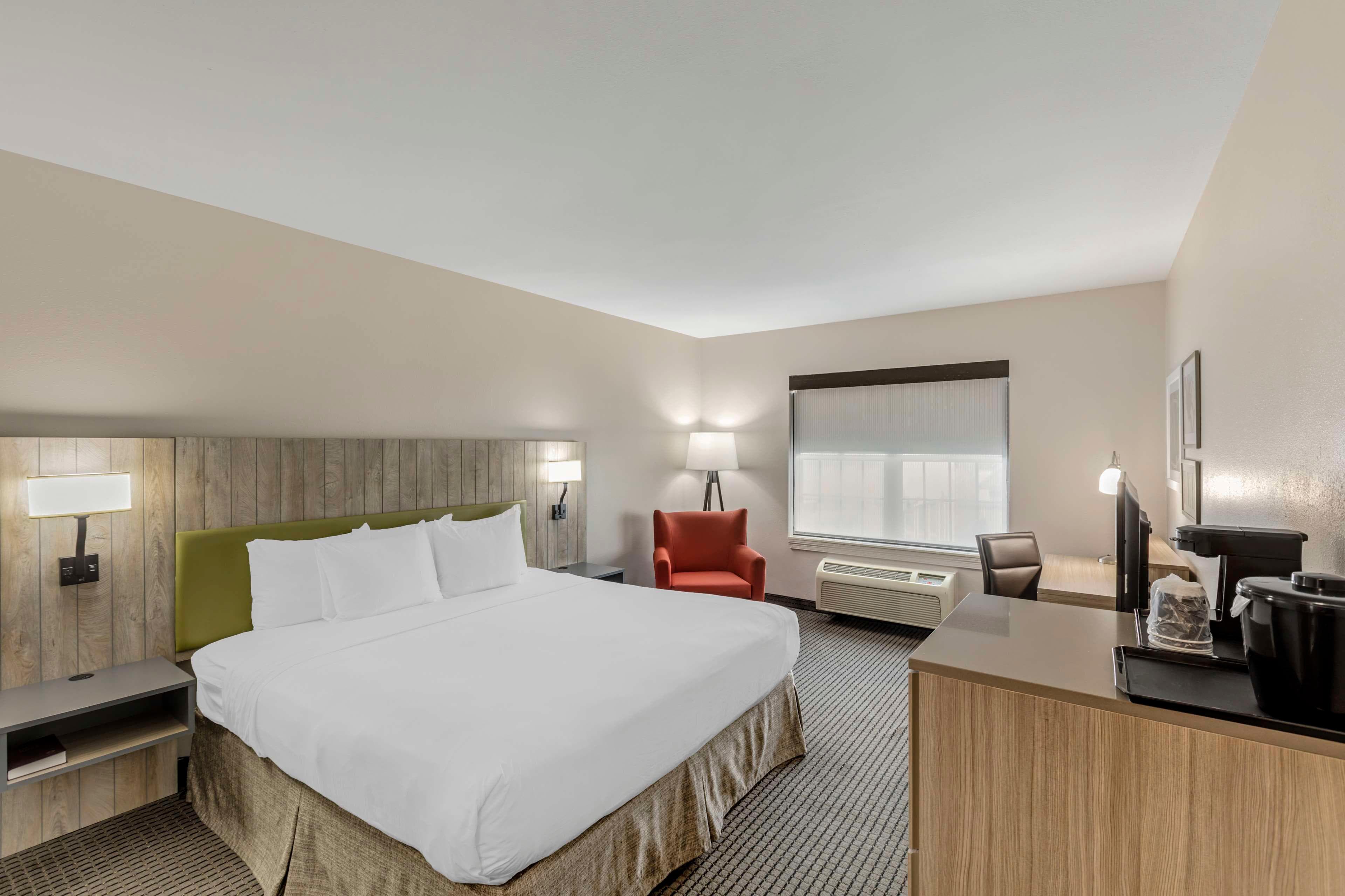 Country Inn & Suites by Radisson, Elk Grove Village/Itasca — 3