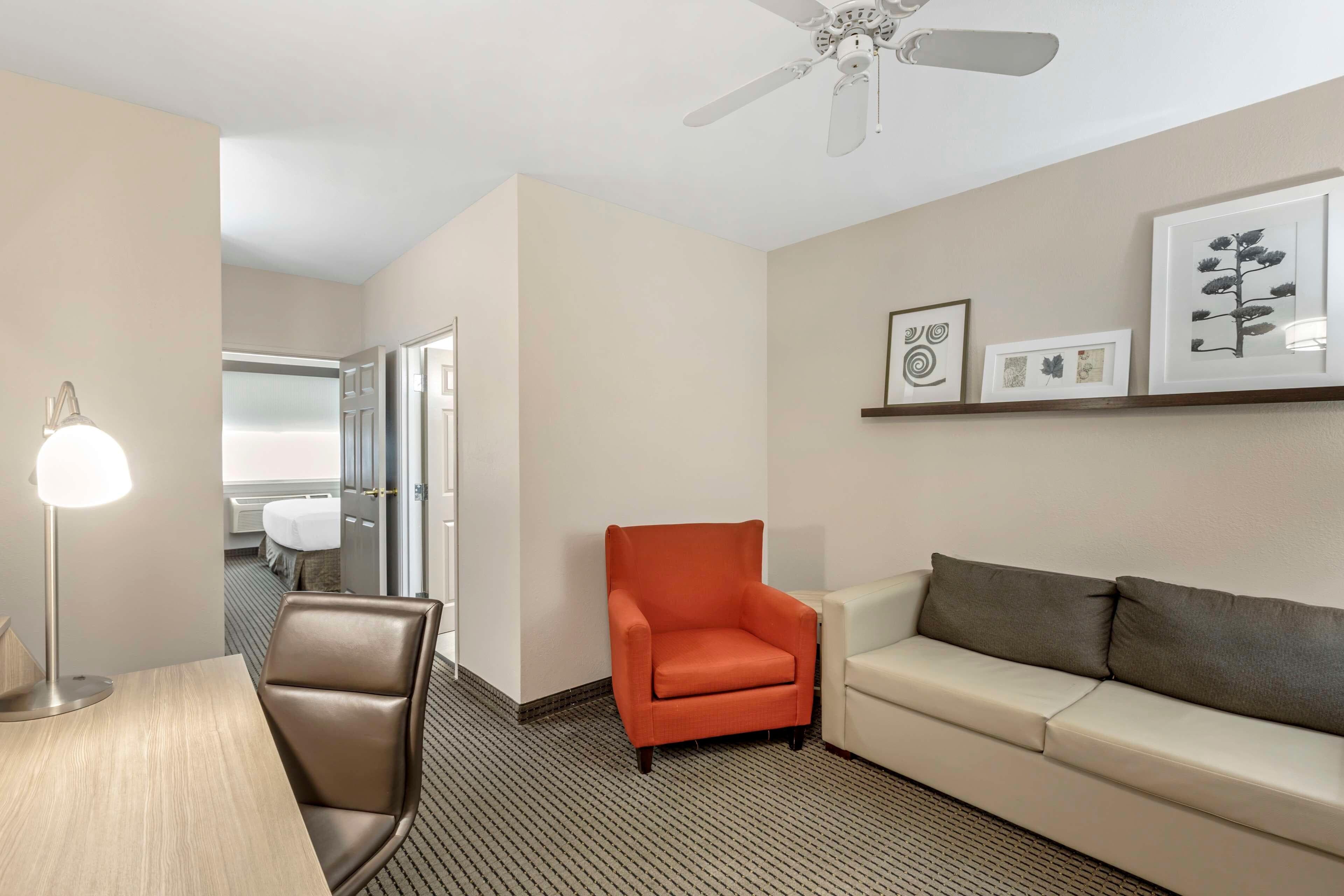 Country Inn & Suites by Radisson, Elk Grove Village/Itasca — 13