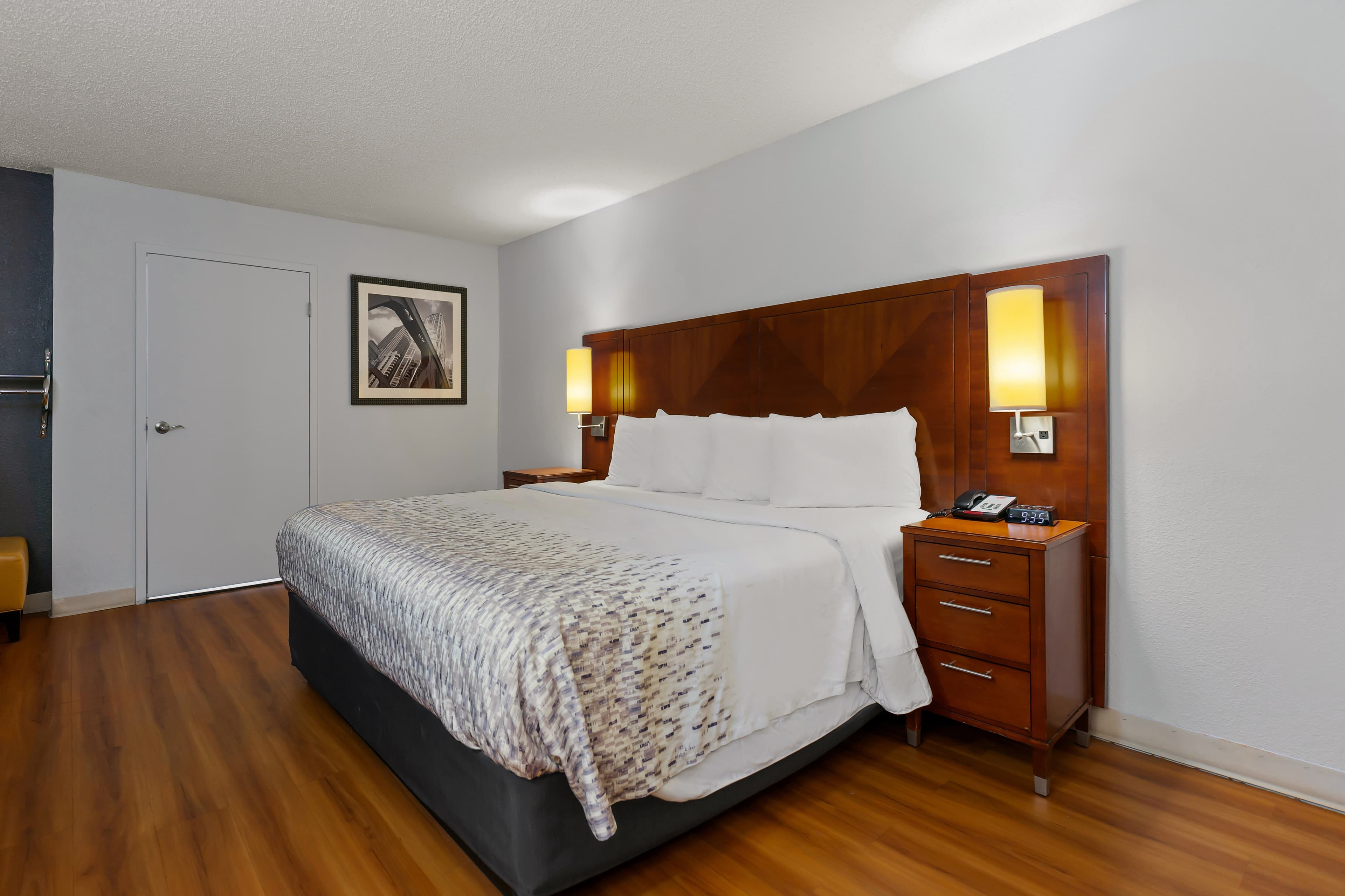 Econo Lodge Rockford Casino Area — 13