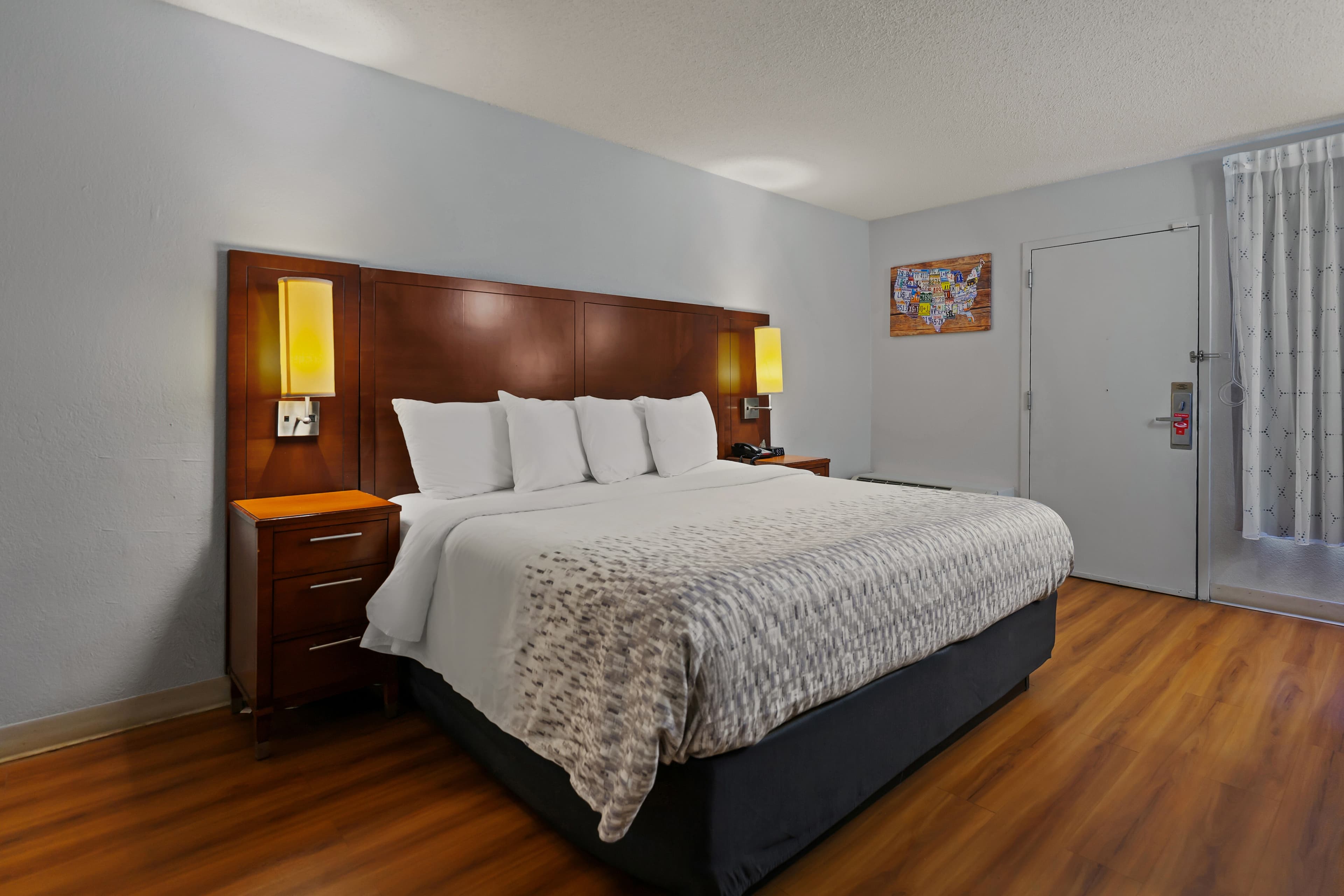 Econo Lodge Rockford Casino Area — 14