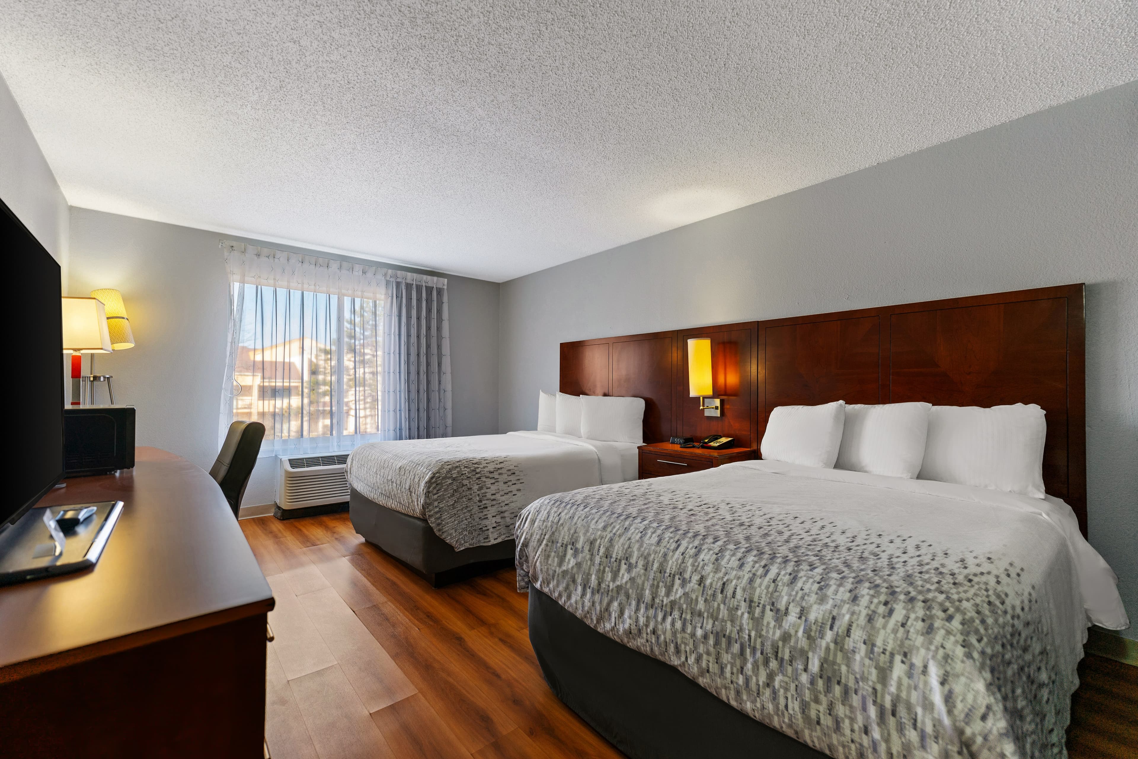 Econo Lodge Rockford Casino Area — 9