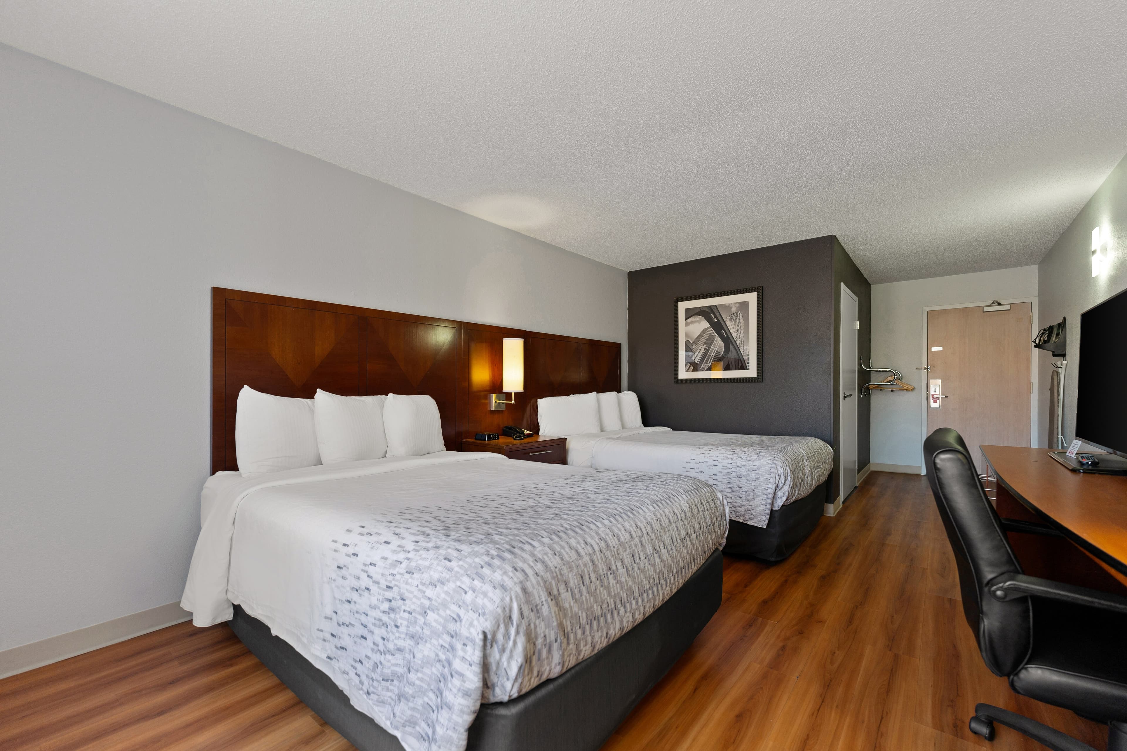Econo Lodge Rockford Casino Area — 10