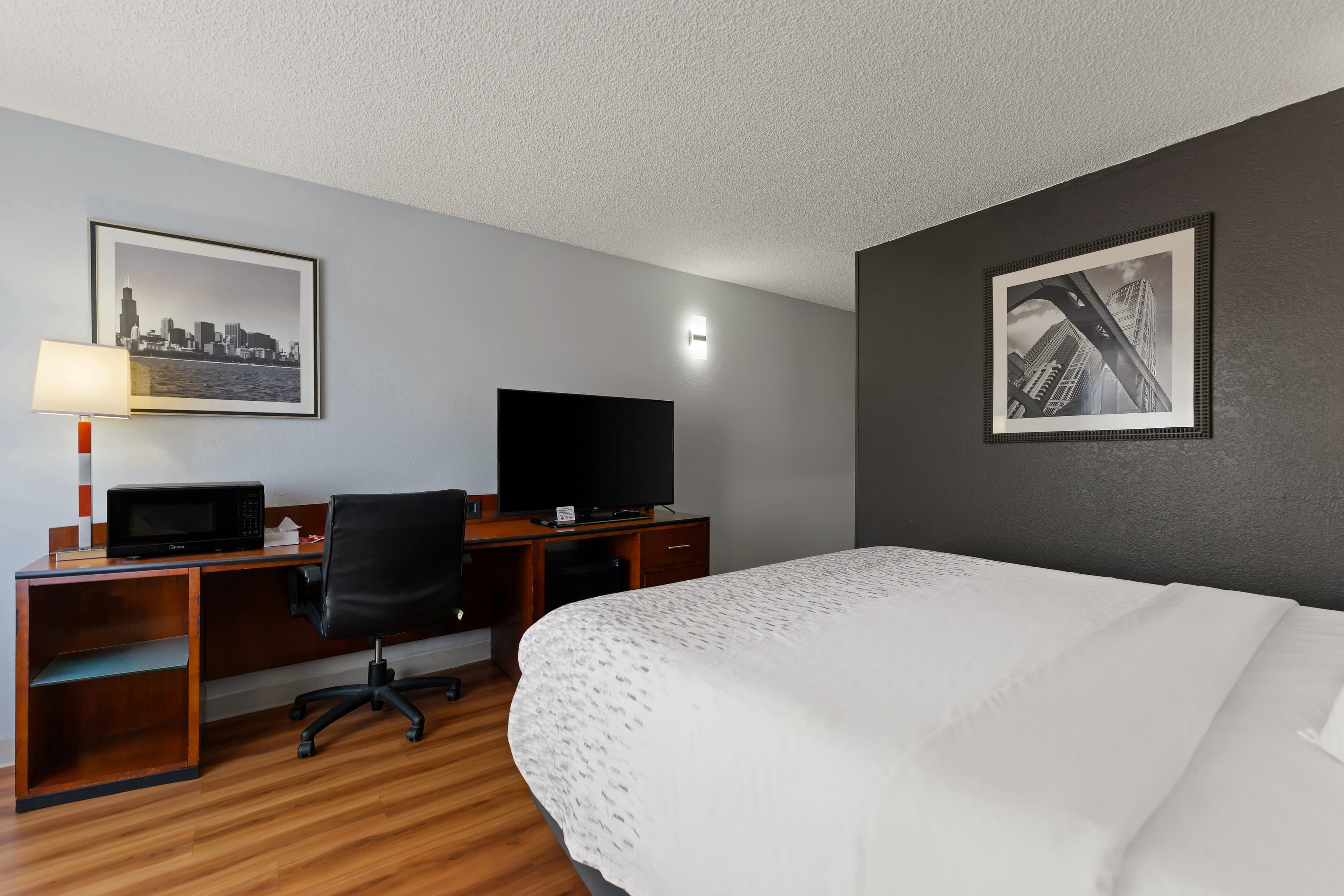 Econo Lodge Rockford Casino Area — 20