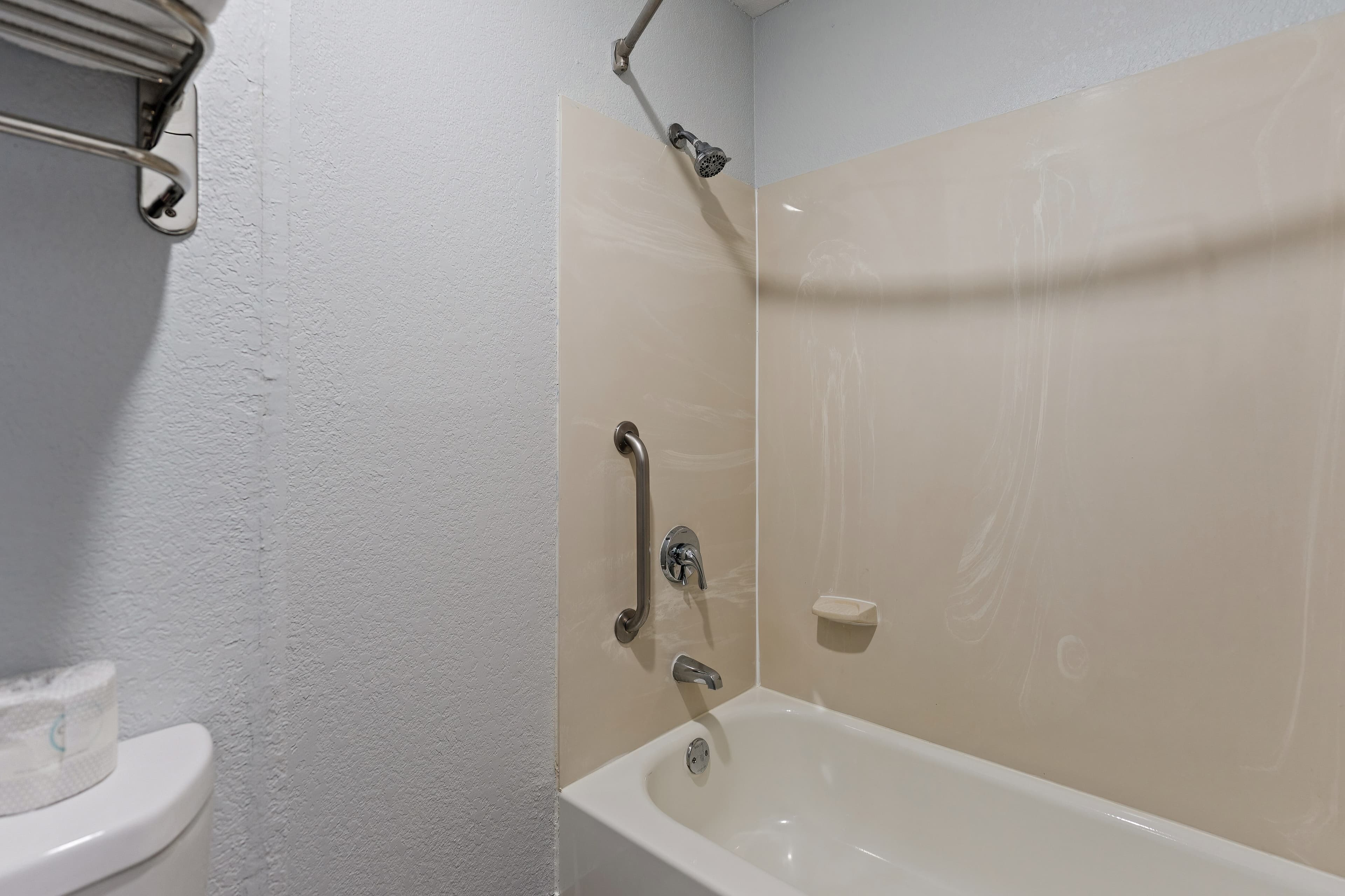 Econo Lodge Rockford Casino Area — 22