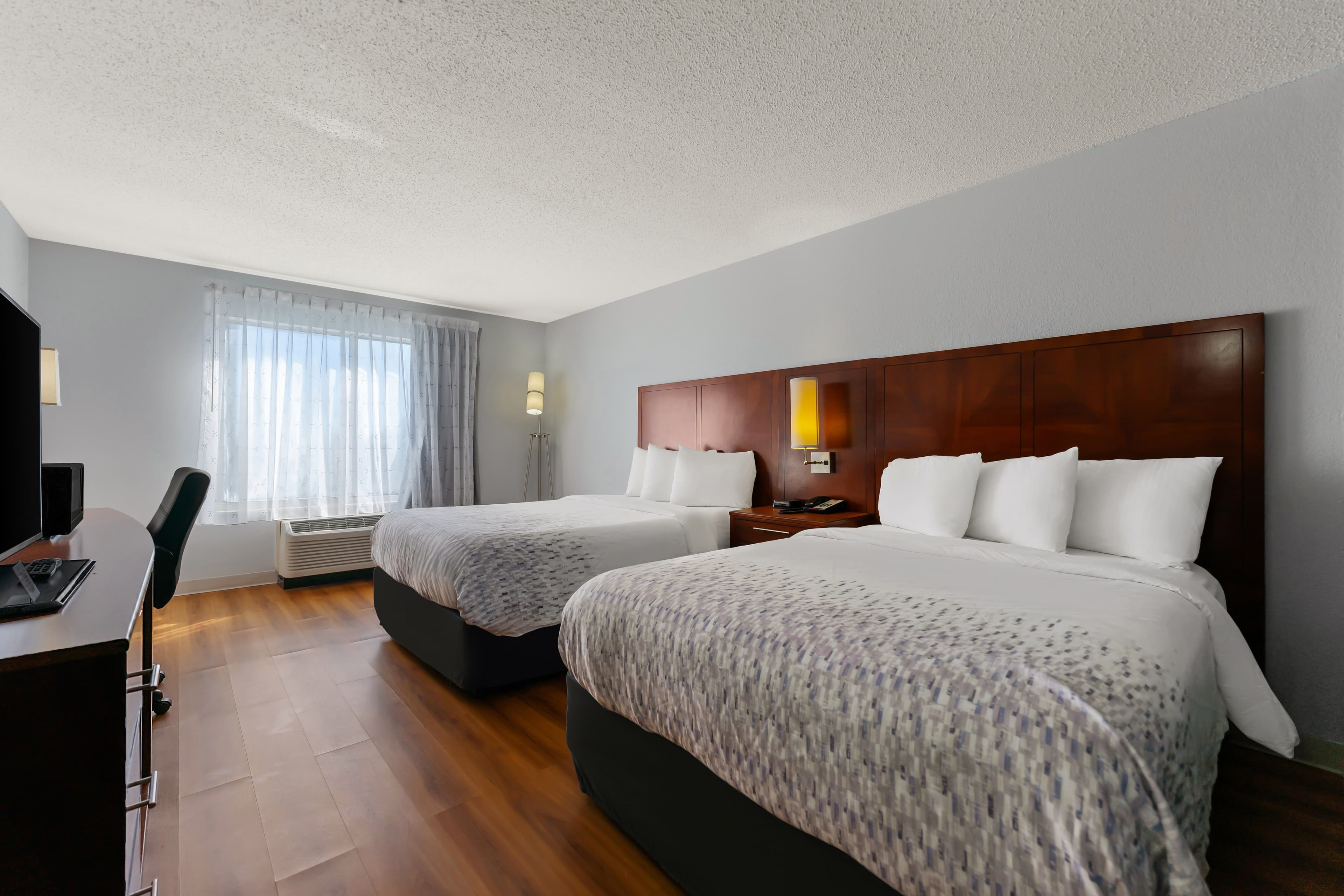 Econo Lodge Rockford Casino Area — 6
