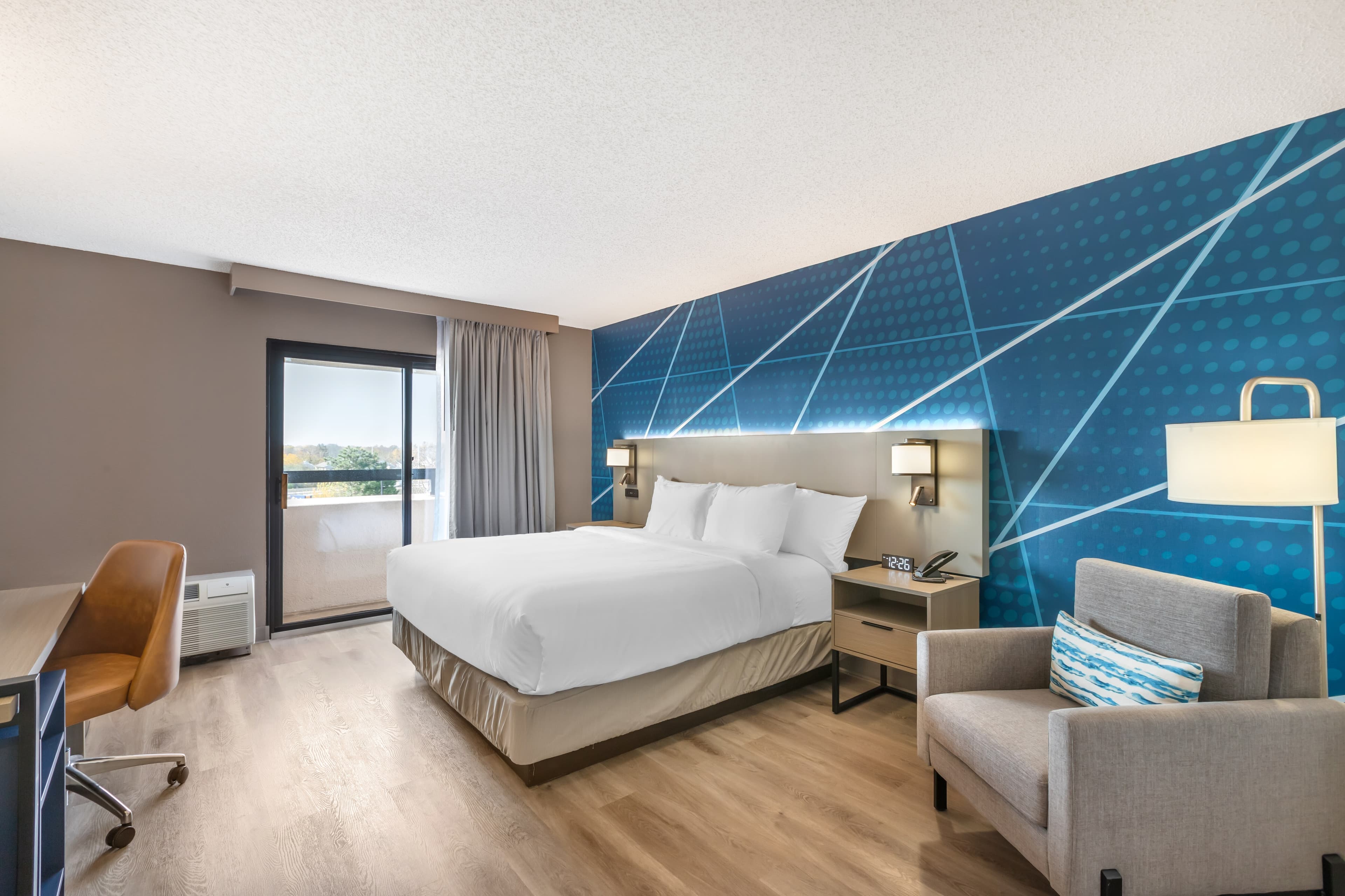 Comfort Inn & Suites Arlington Heights - Buffalo Grove - Image 2